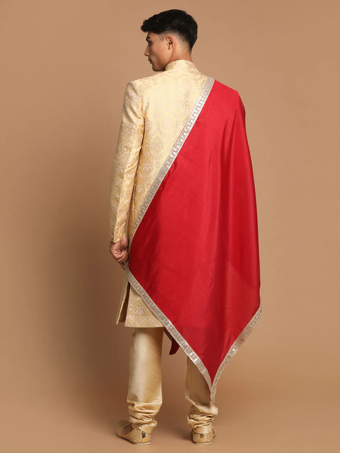 Men's Golden Brocade Slim Fit Sherwani Set With Maroon Dupatta - Image 4