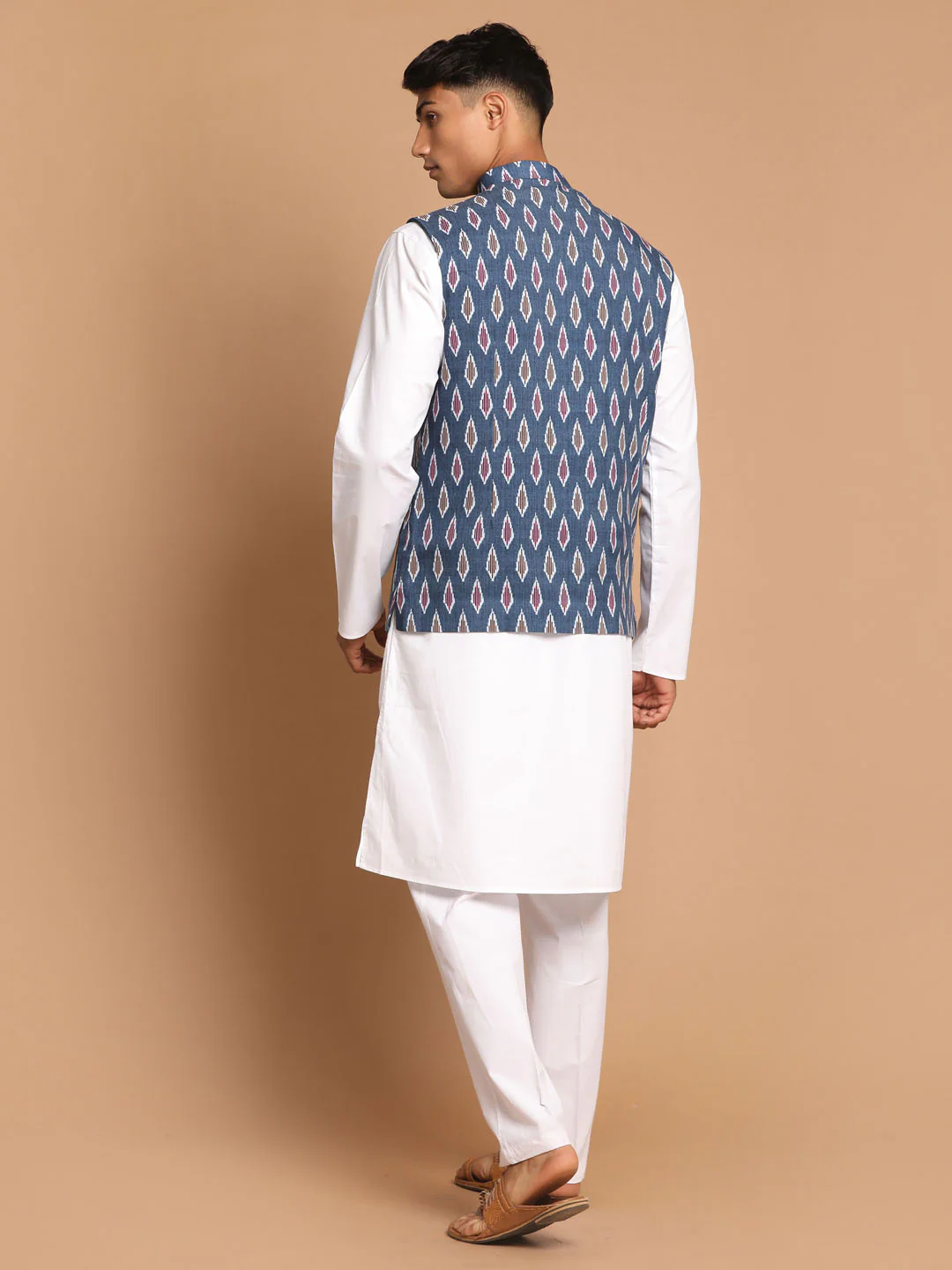 Men's Grey Printed Cotton Nehru Jacket With White Kurta And Pant Set - Image 3