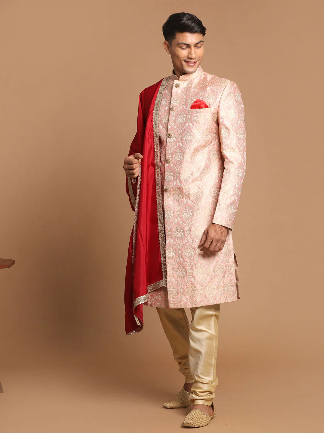 Men's Pink And Gold Silk Blend Sherwani Set With Maroon Dupatta - Image 3
