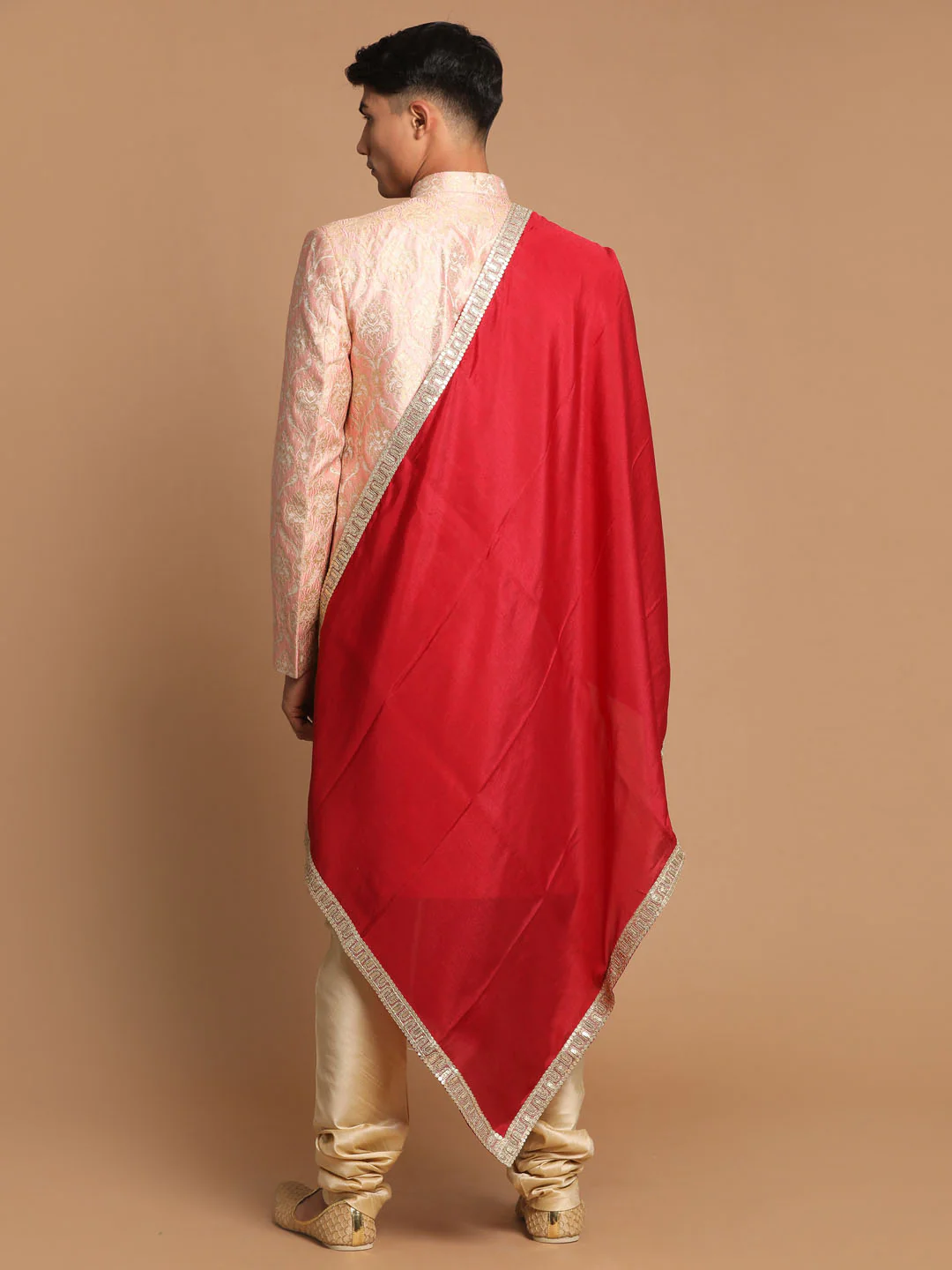 Men's Pink And Gold Silk Blend Sherwani Set With Maroon Dupatta - Image 4