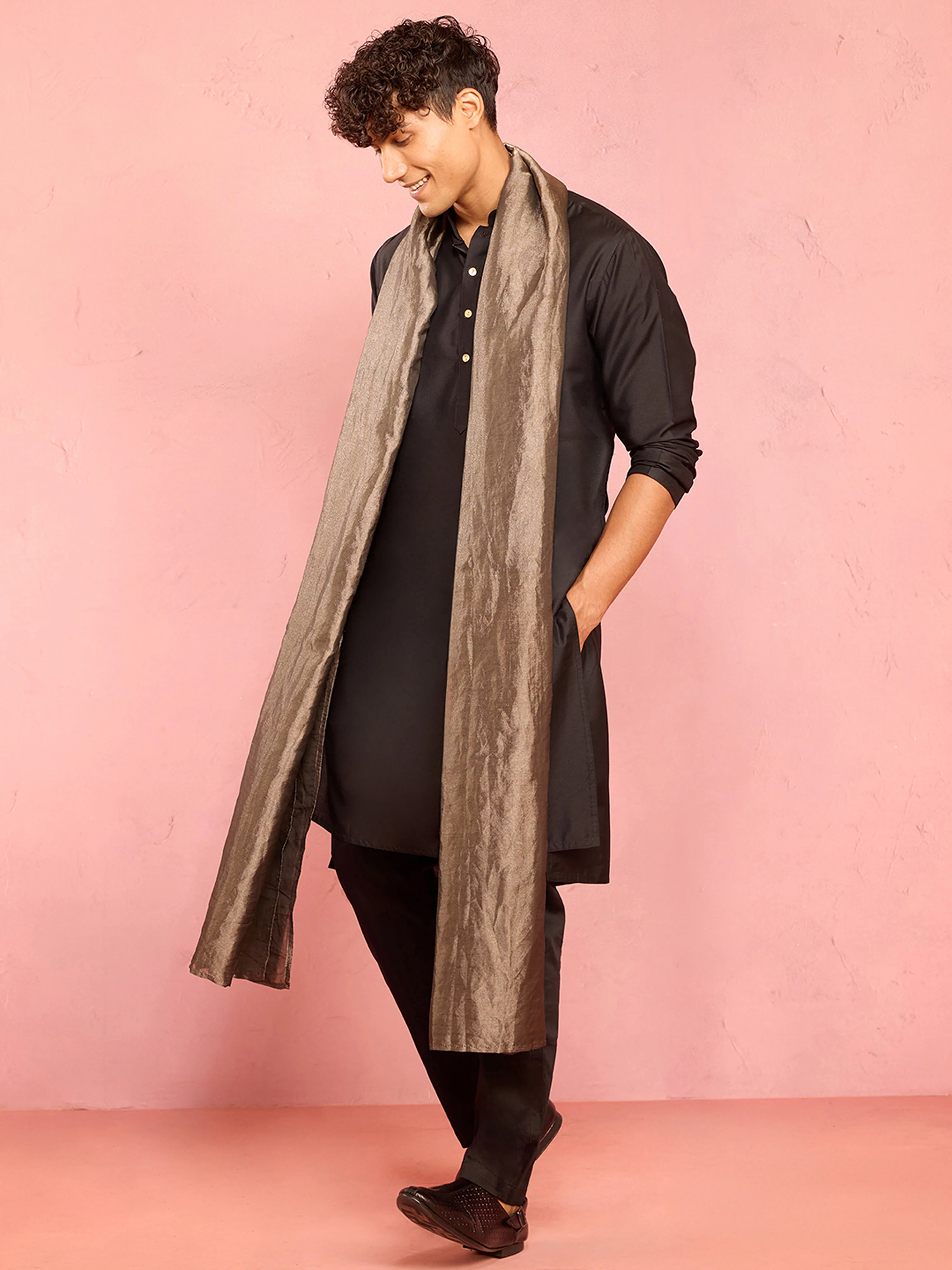 Men's Black Silk Blend Kurta with Pant Pyjama & Black Dupatta Set - Image 3