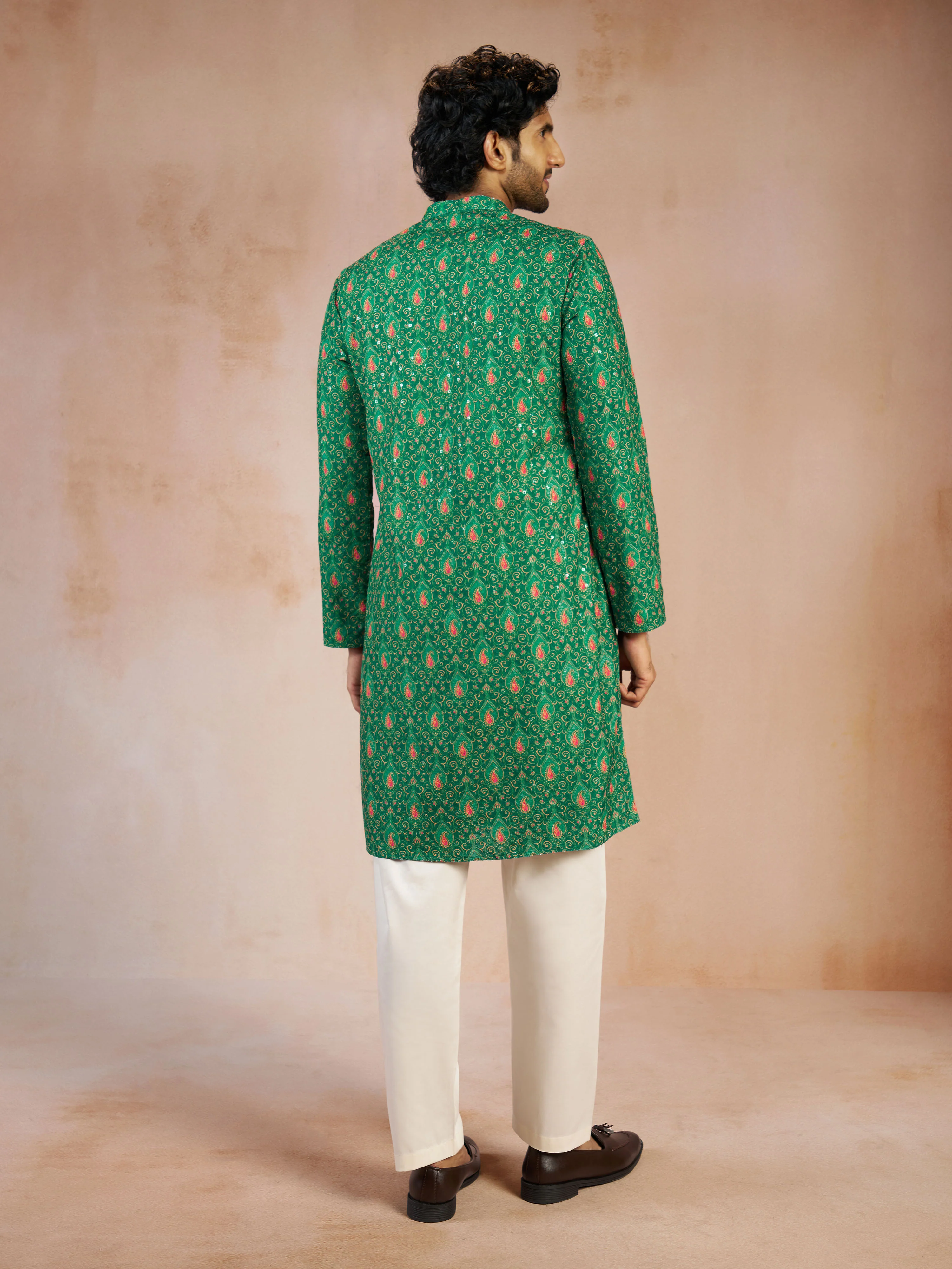 Men's Green Chikankari Silk Blend Kurta with Cream Solid Silk Pyjama Set - Image 5