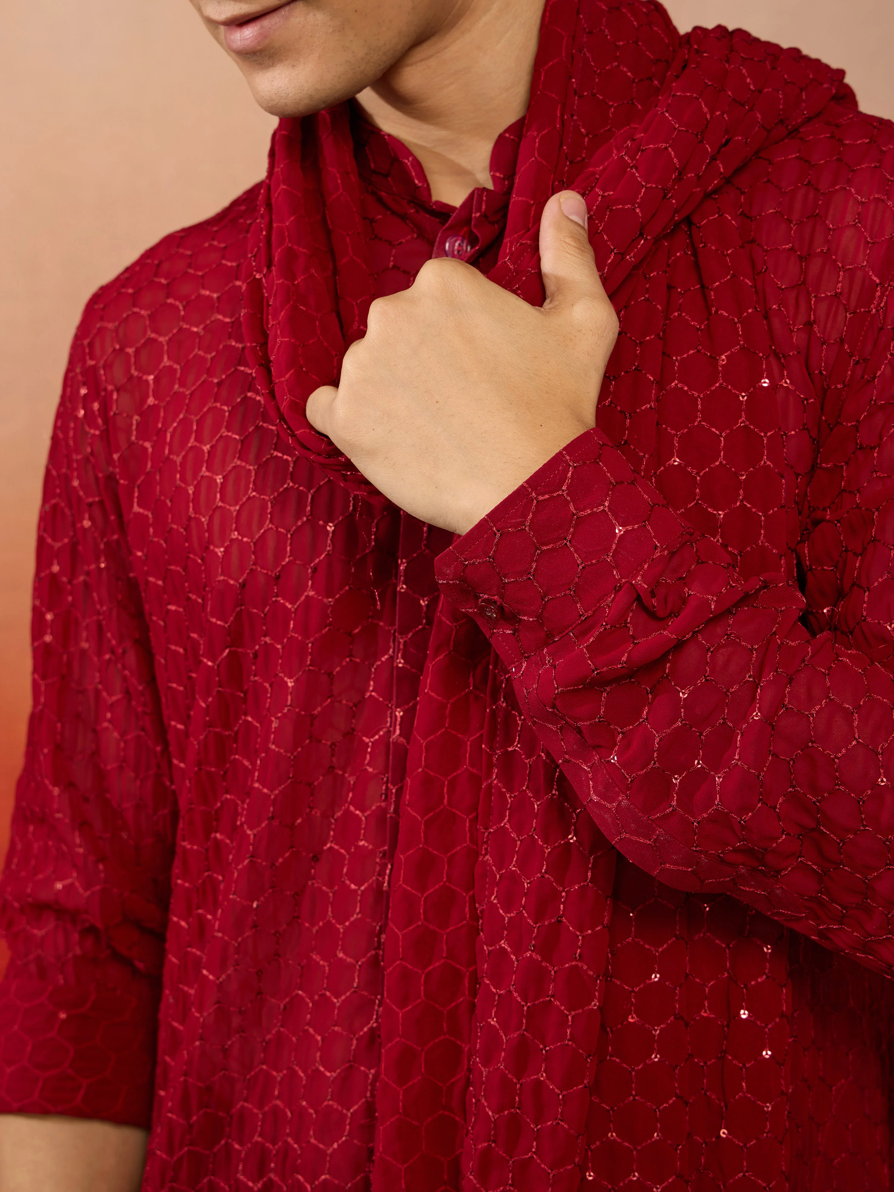 Men's Maroon Self-Texture Georgette Kurta with Plain Dupatta Set - Image 2