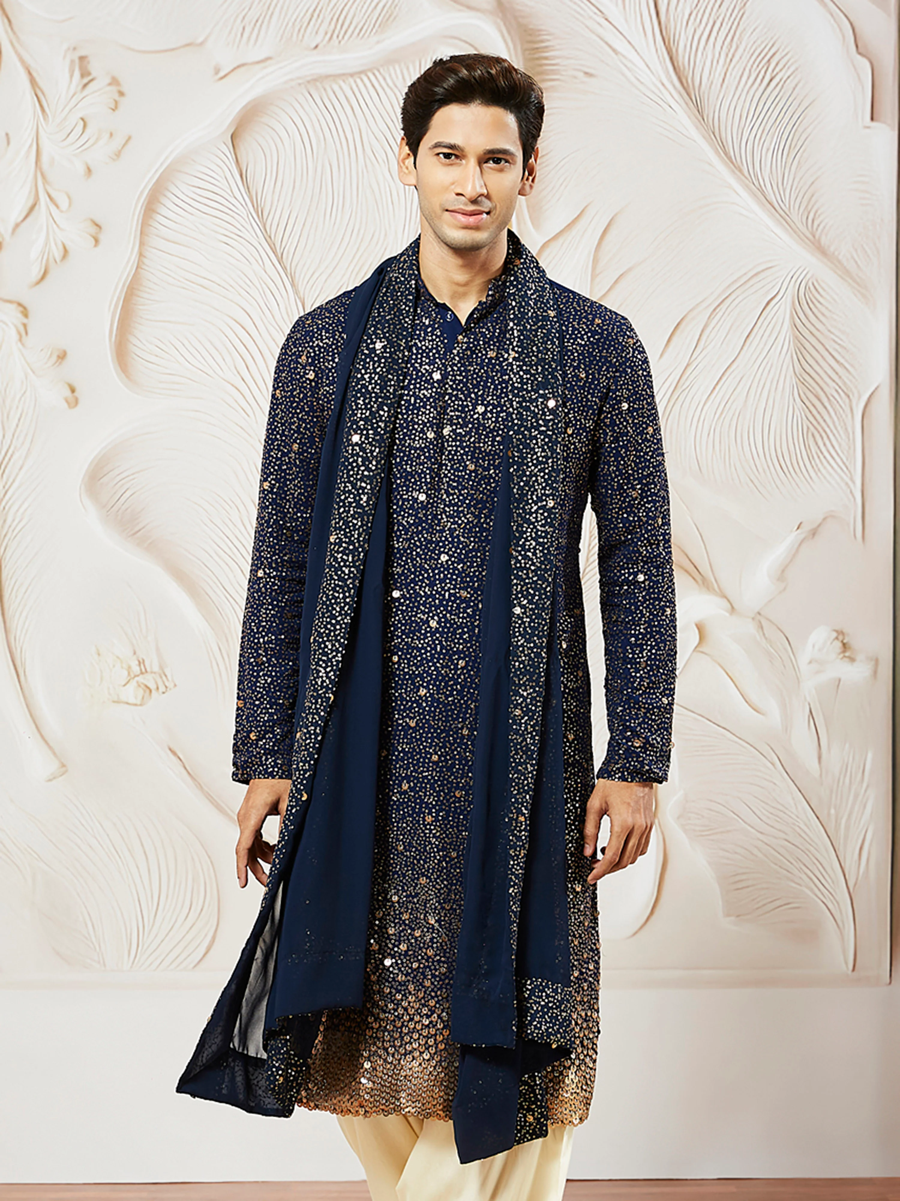 Men's Navy Blue Ombre Sequin Georgette Kurta with Solid Dupatta Set - Image 3