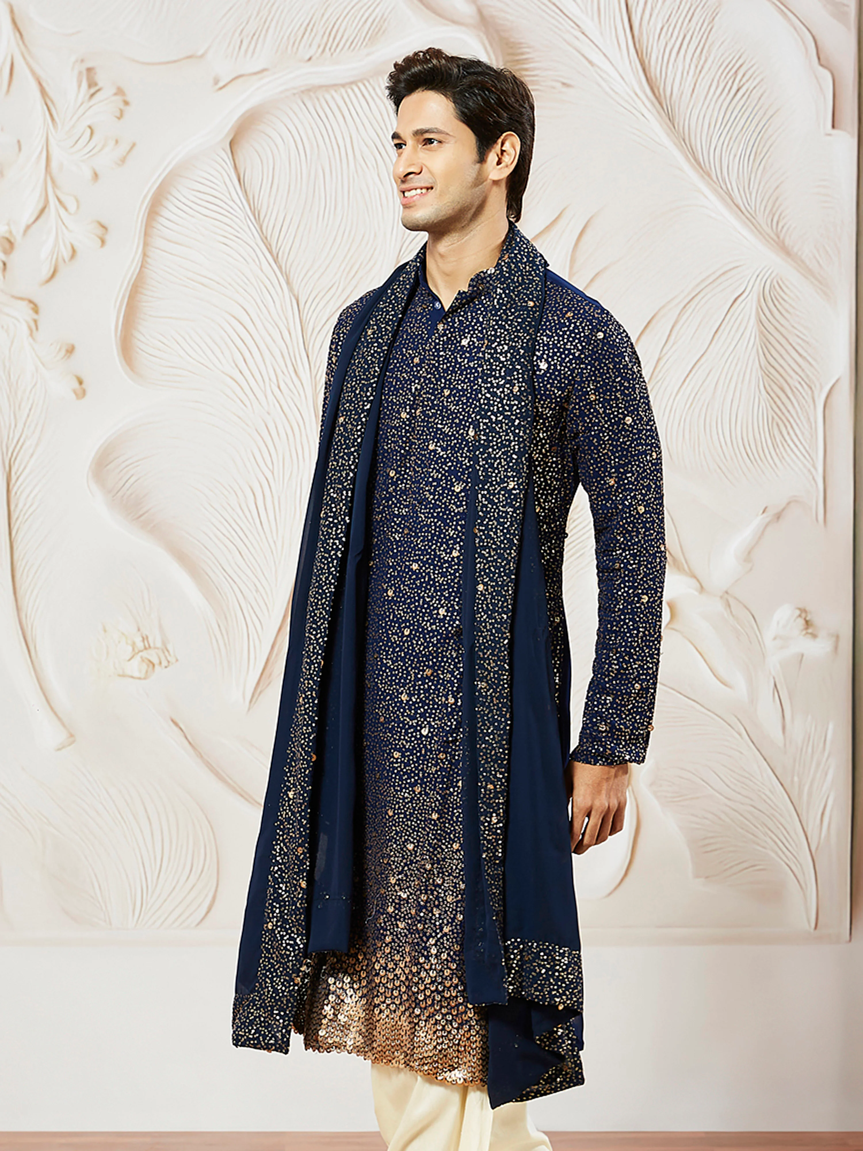 Men's Navy Blue Ombre Sequin Georgette Kurta with Solid Dupatta Set - Image 4