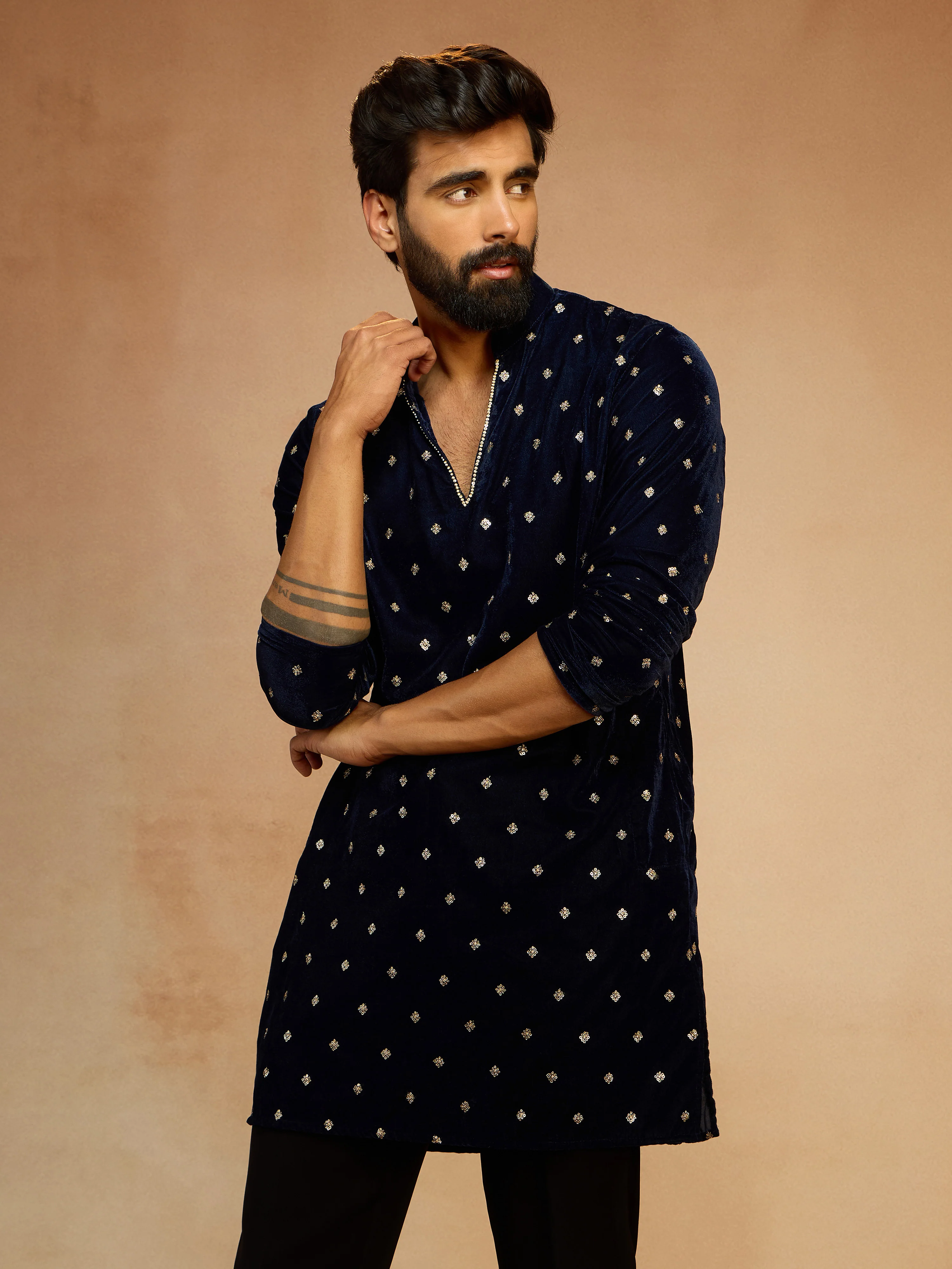 Men's Navy Blue Velvet Floral Sequin & Bead Embroidered Kurta - Image 3