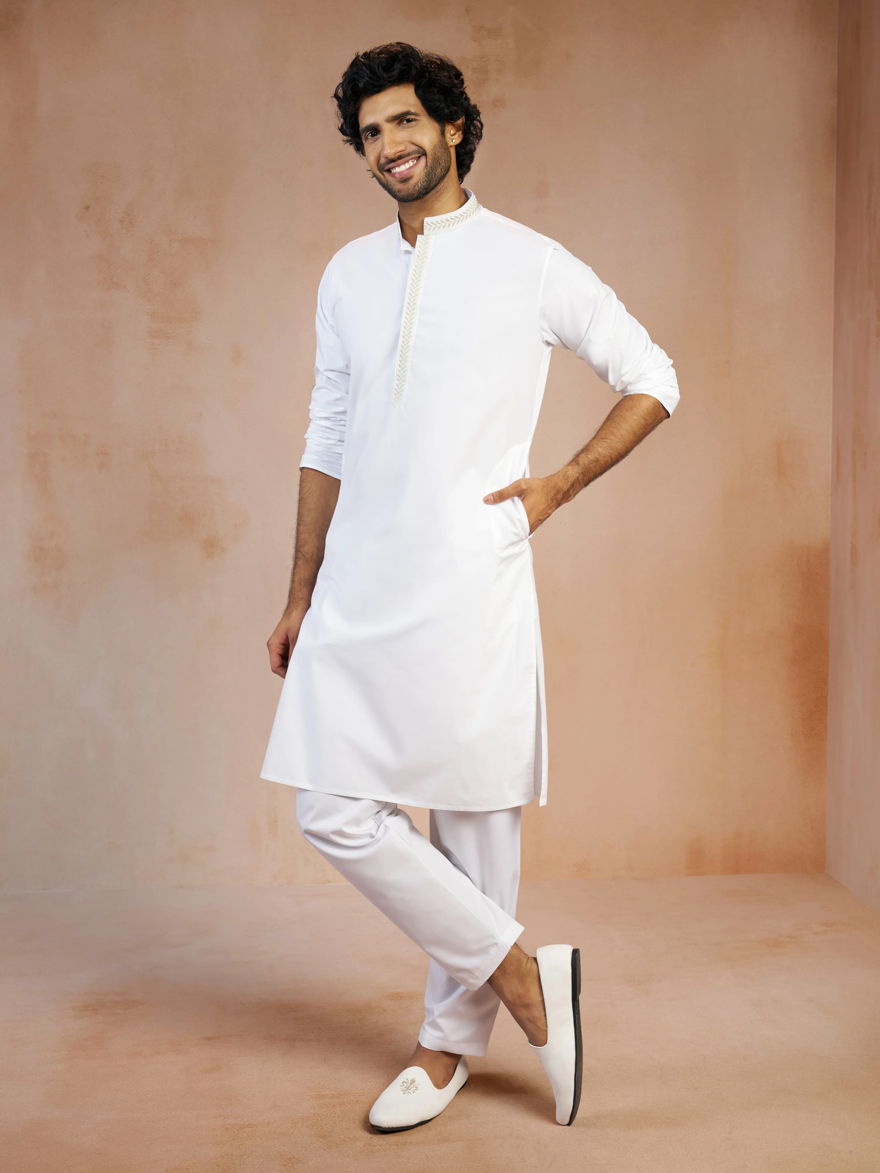Men's White Thread Embroidered Cotton Long Kurta - Image 6