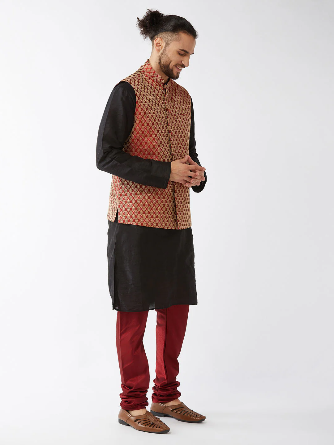 Men's  Maroon Silk Blend Ethnic Jacket, Black Kurta And Maroon Pyjama Set - Image 2