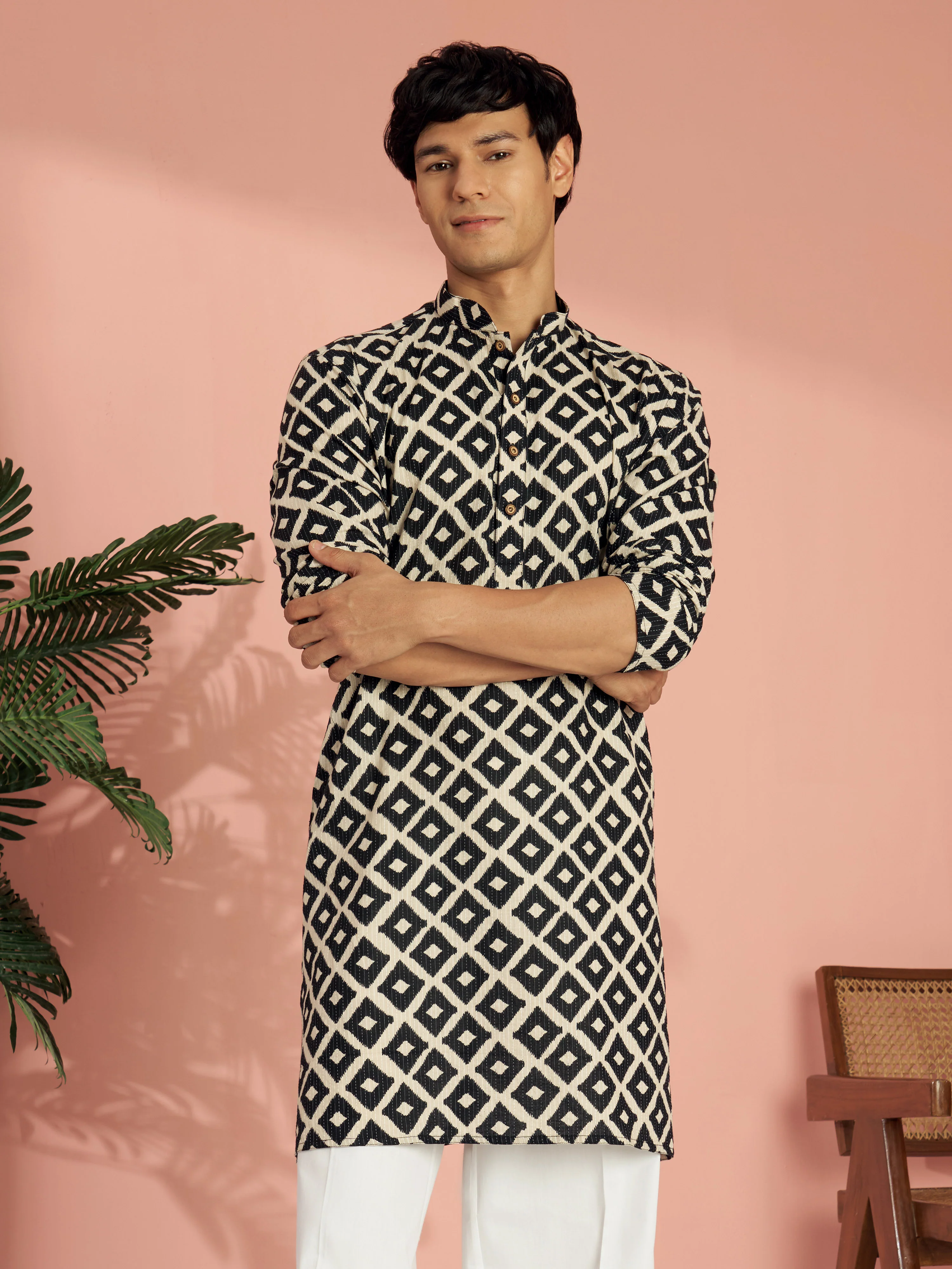 Men's Black Cotton Geometric Print & Embroidered Mid-Length Kurta - Image 4