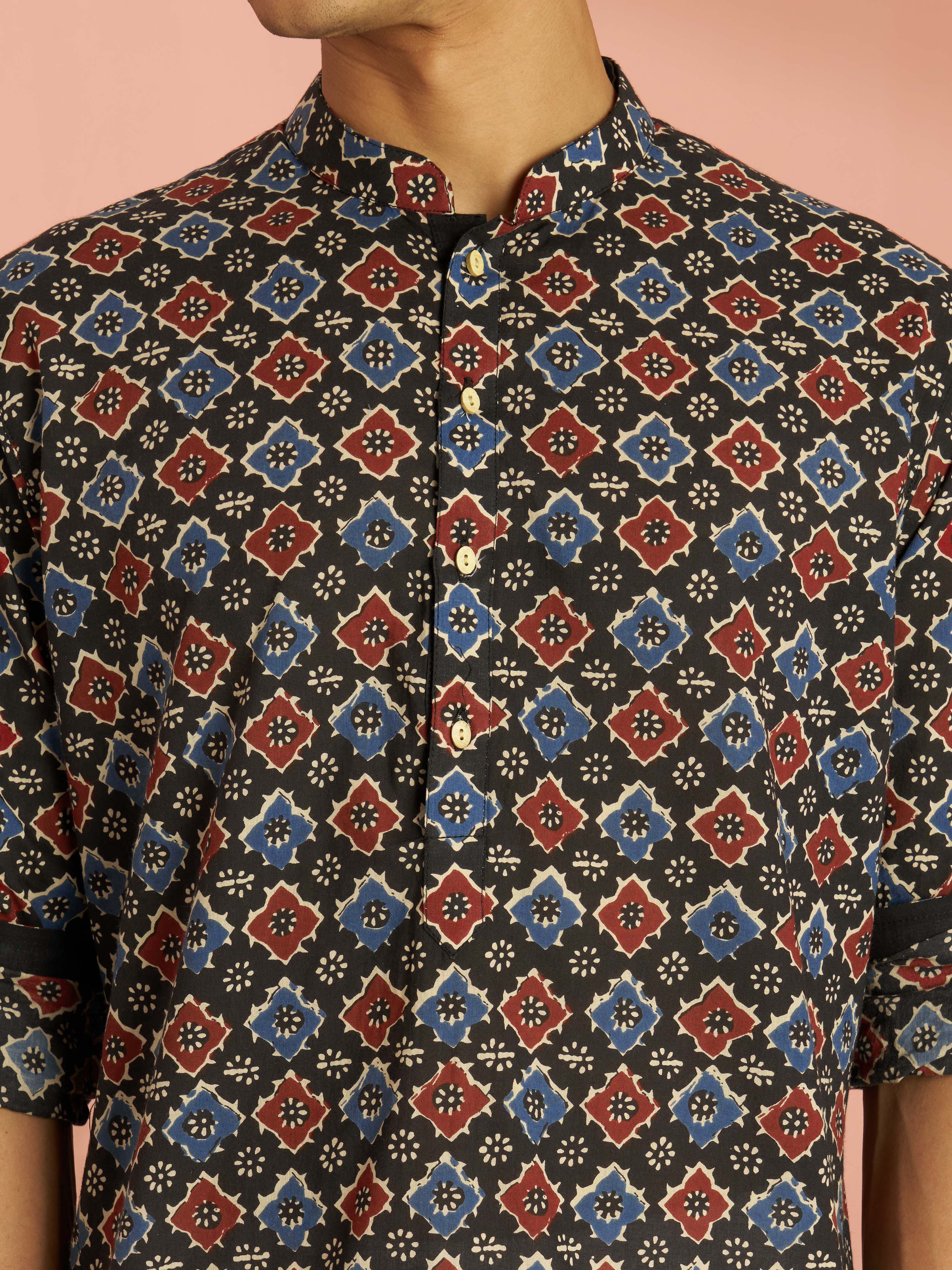 Men's Black Cotton Geometric Printed Mid-Length Kurta with Cuffed Sleeves - Image 2