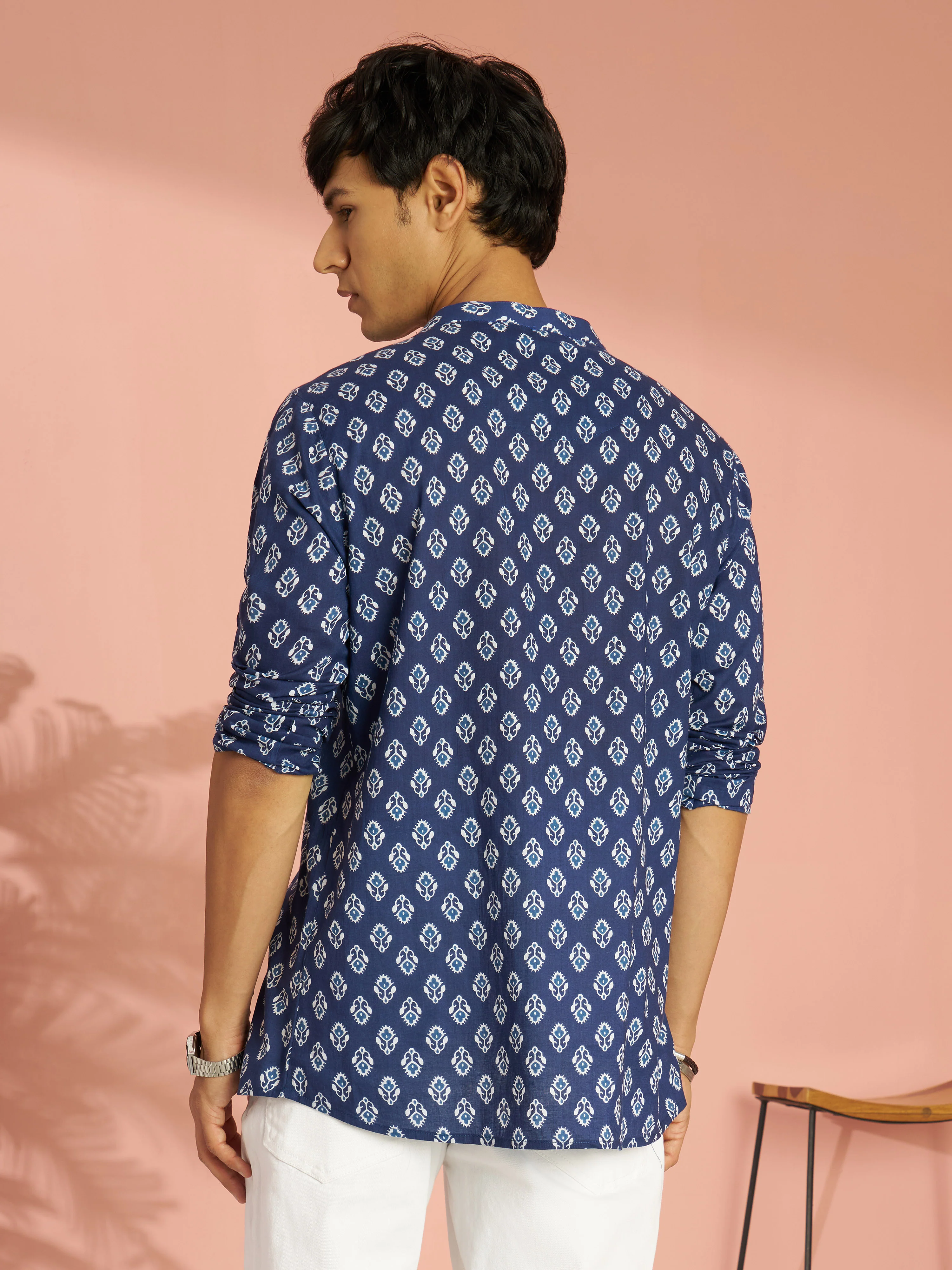 Men's Blue Ethnic Motif Print Cotton Short Kurta - Image 5