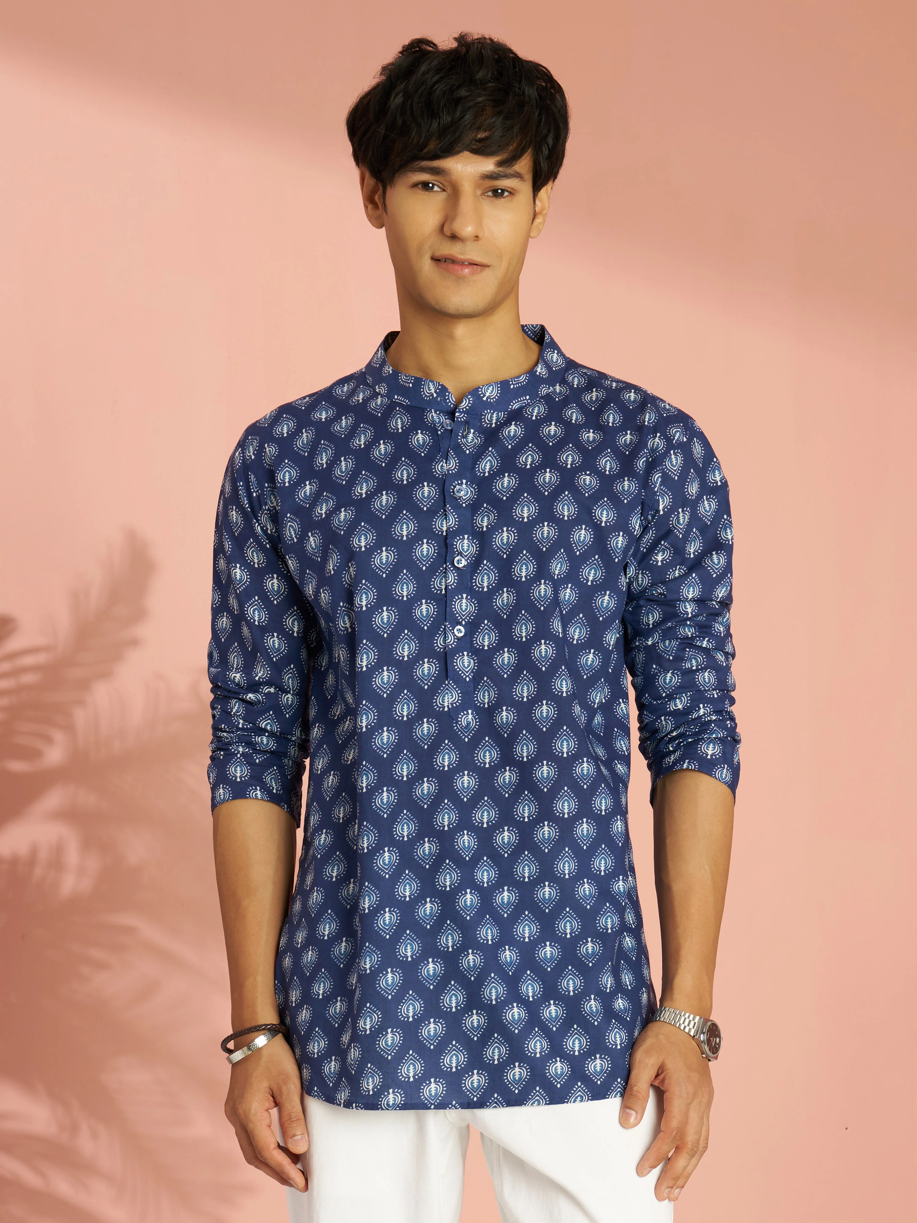 Men's Blue Ethnic Motif Print Cotton Short Kurta - Image 4