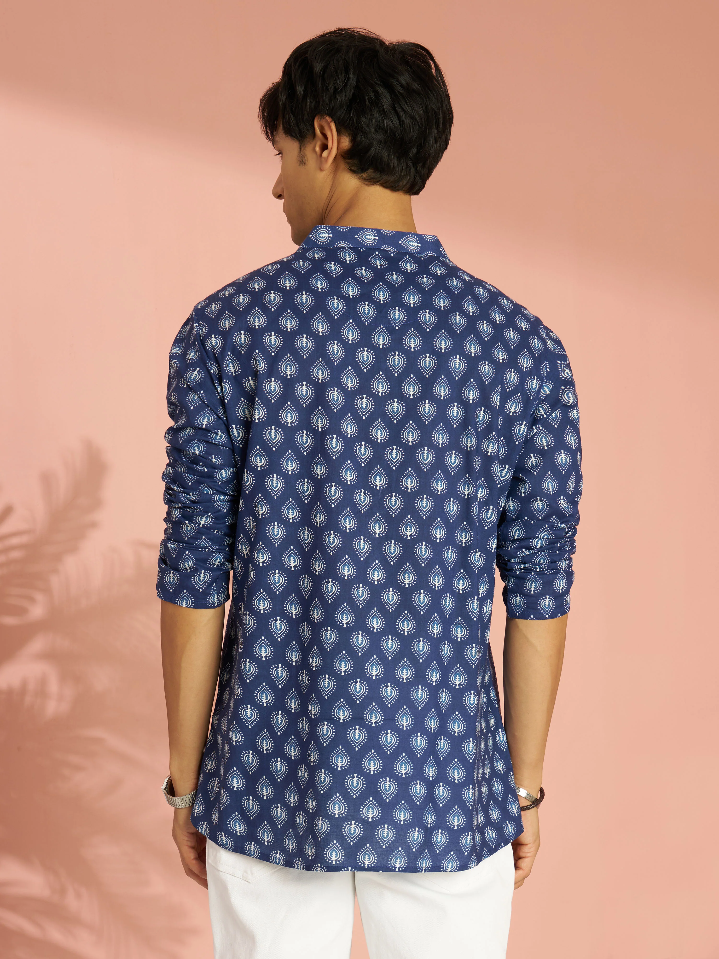 Men's Blue Ethnic Motif Print Cotton Short Kurta - Image 5