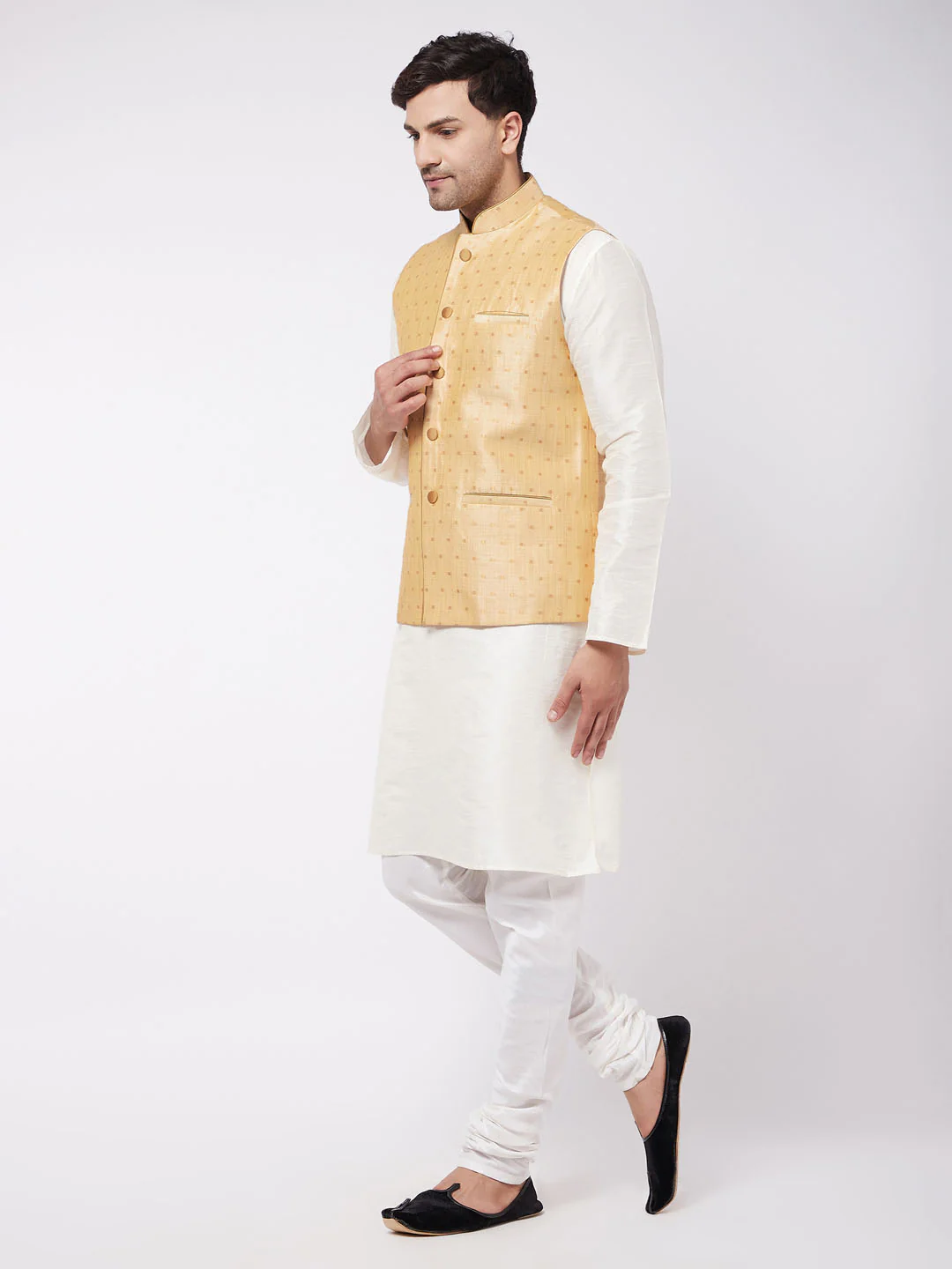 Men's Gold Zari Weaved Jacket With Kurta Pyjama Set - Image 2