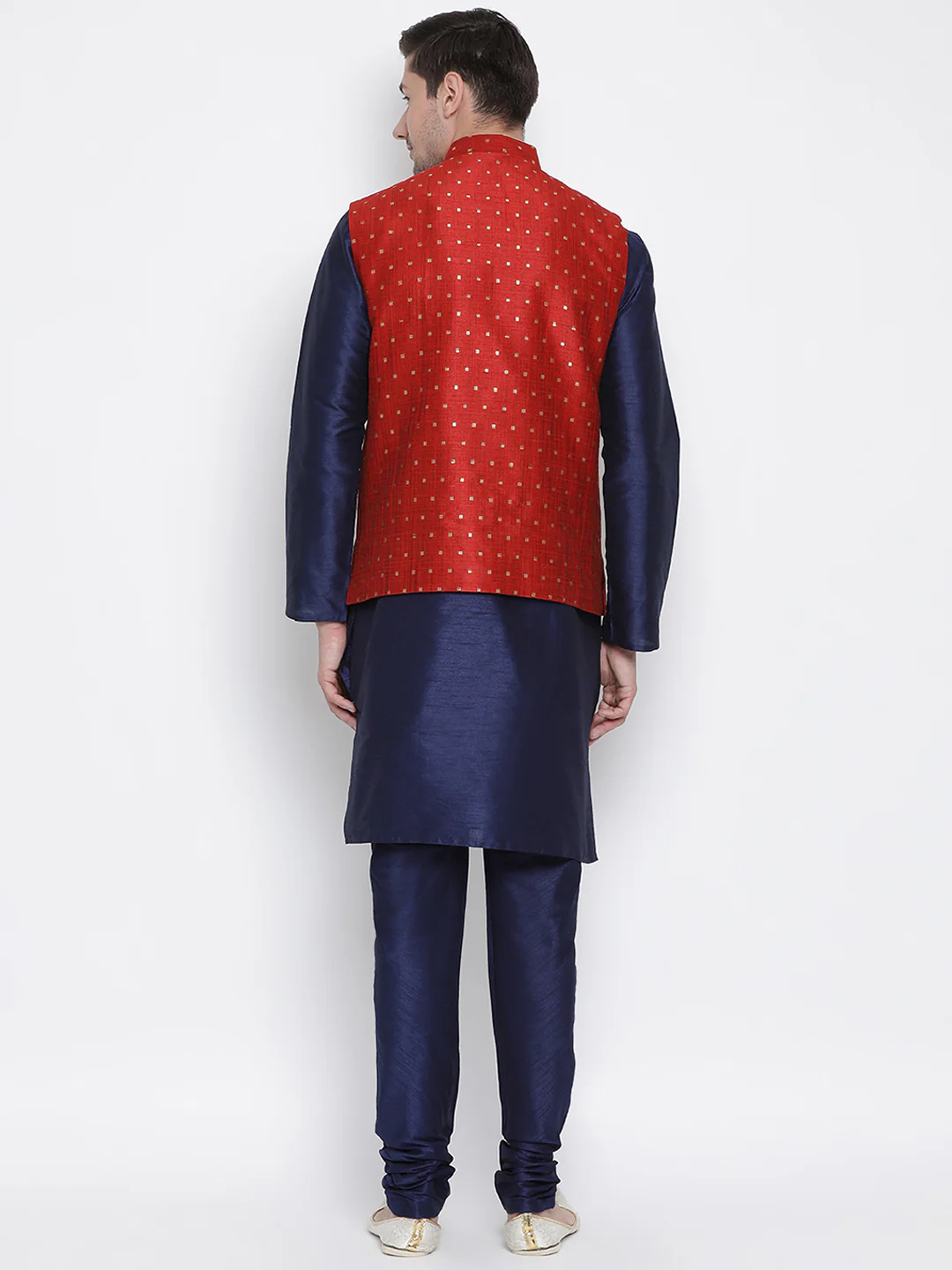 Men's Maroon Zari Weaved Jacket With Kurta Pyjama Set - Image 4