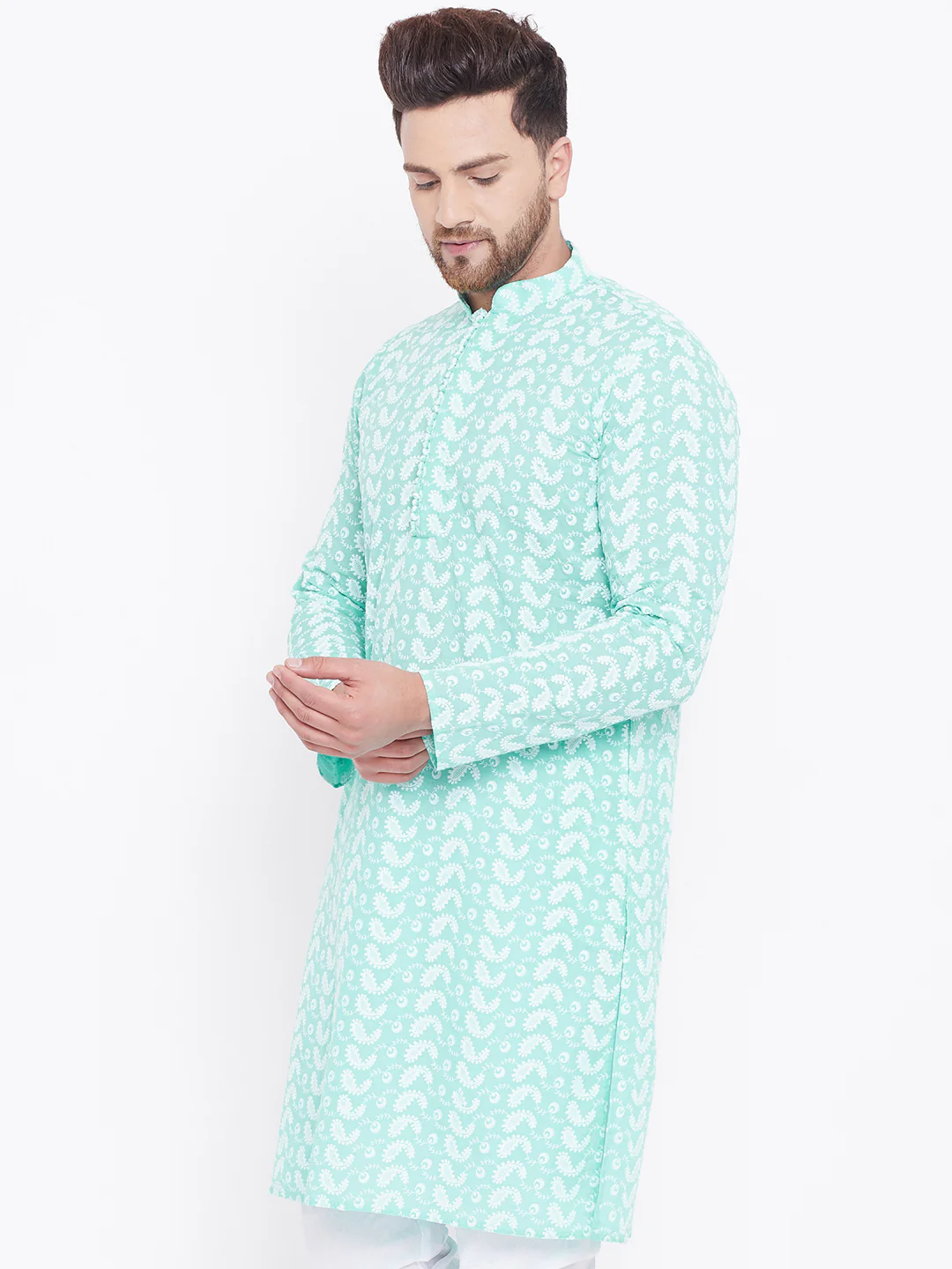 VASTRAMAY Men's Green Pure Cotton Chikankari Kurta - Image 2