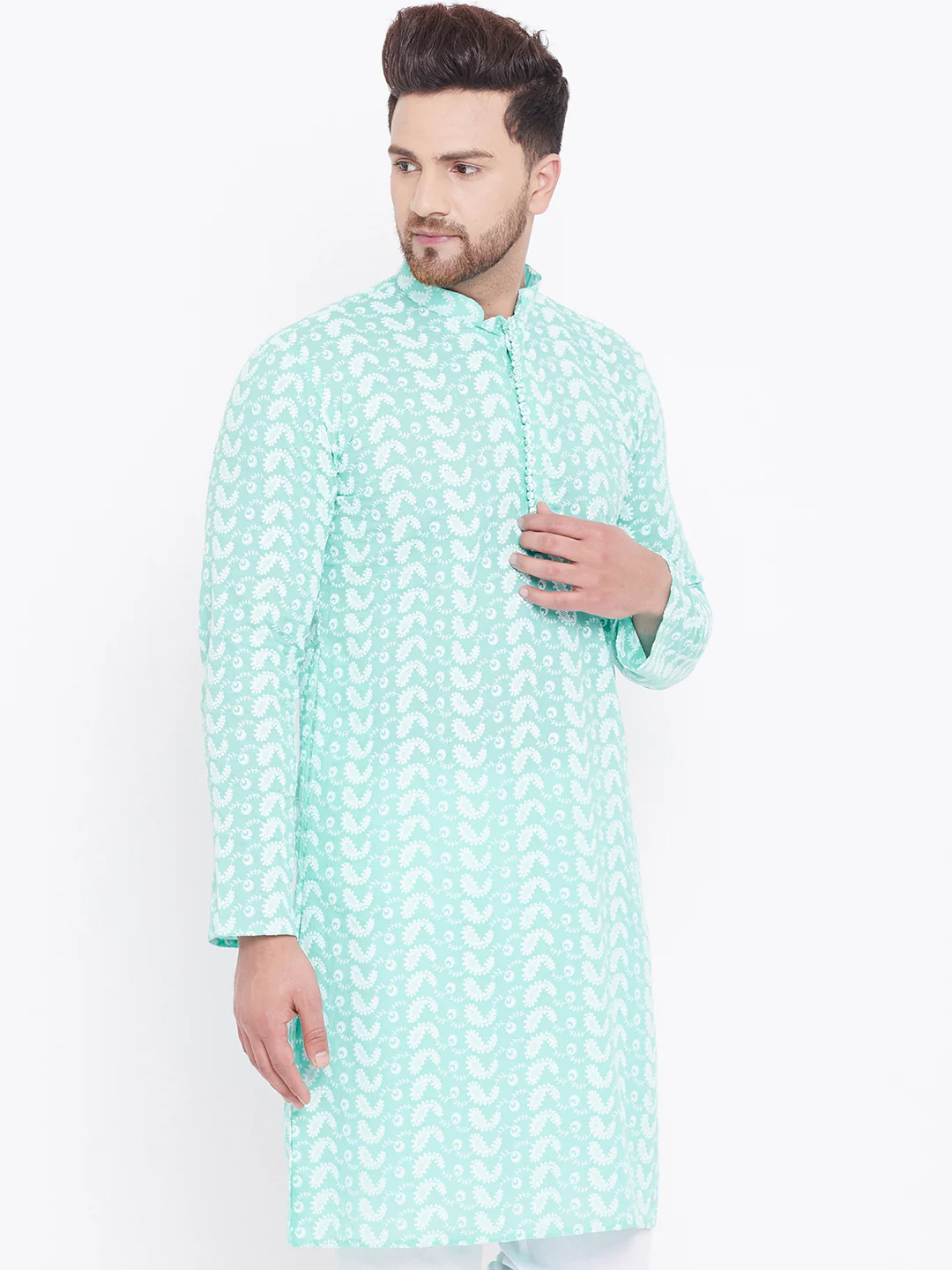 VASTRAMAY Men's Green Pure Cotton Chikankari Kurta - Image 4