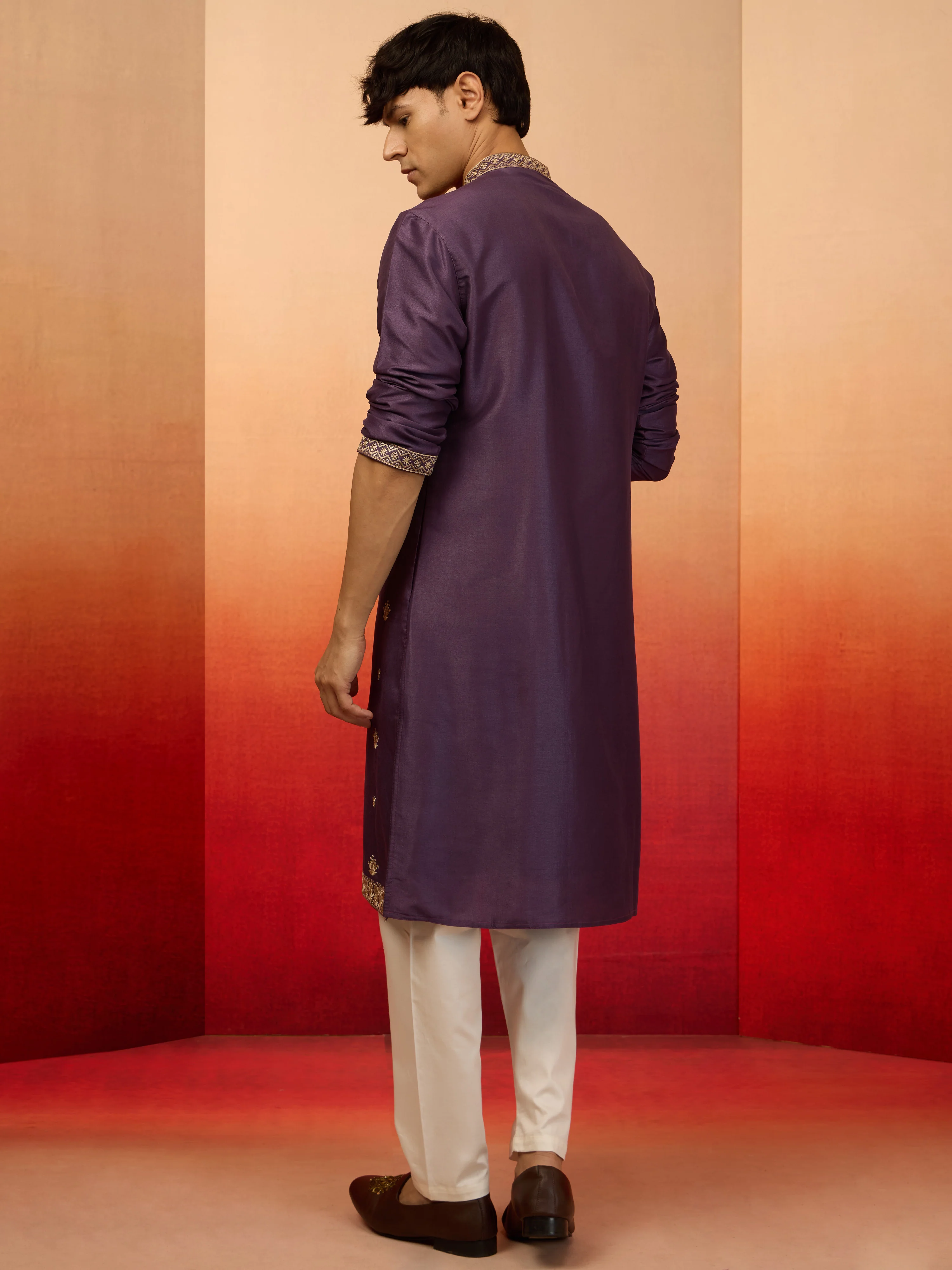 Men's Purple Silk Blend Resham Embroidered Kurta with Cream Pyjama - Image 5
