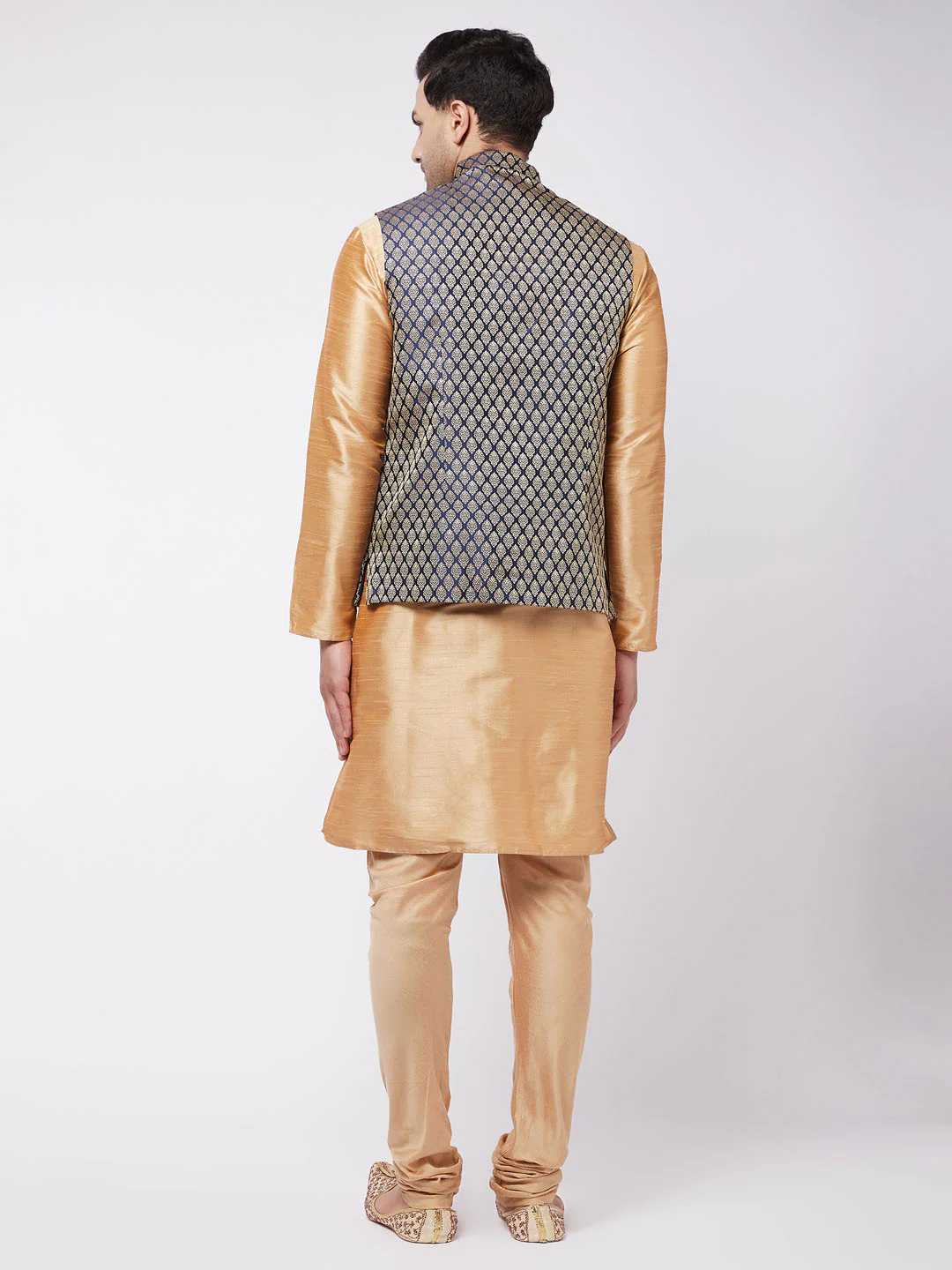 Men's Rose Gold Silk Blend Kurta And Pyjama With Blue Woven Nehru Jacket - Image 4