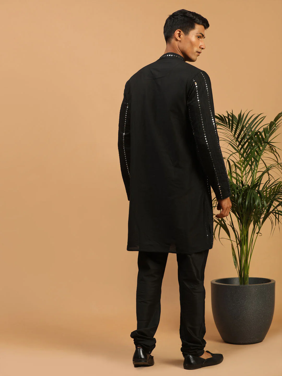 Men's Black Mirror Kurta Pyjama And Dupatta Set - Image 3