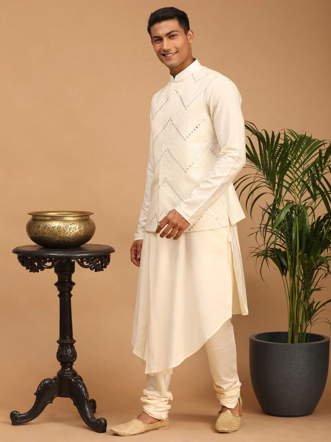 Men's Cream Mirror Jacket With Pleated Kurta Pyjama Set - Image 2