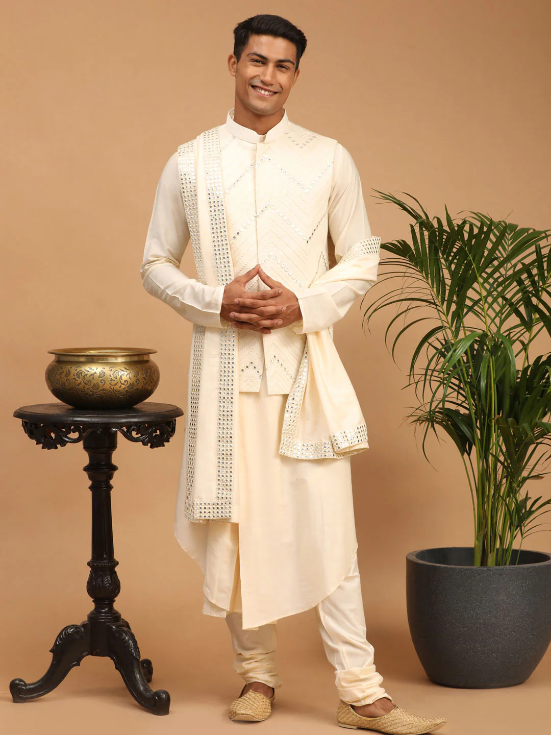 Men's Cream Mirror Jacket With Pleated Kurta Pyjama And Dupatta Set - Image 7