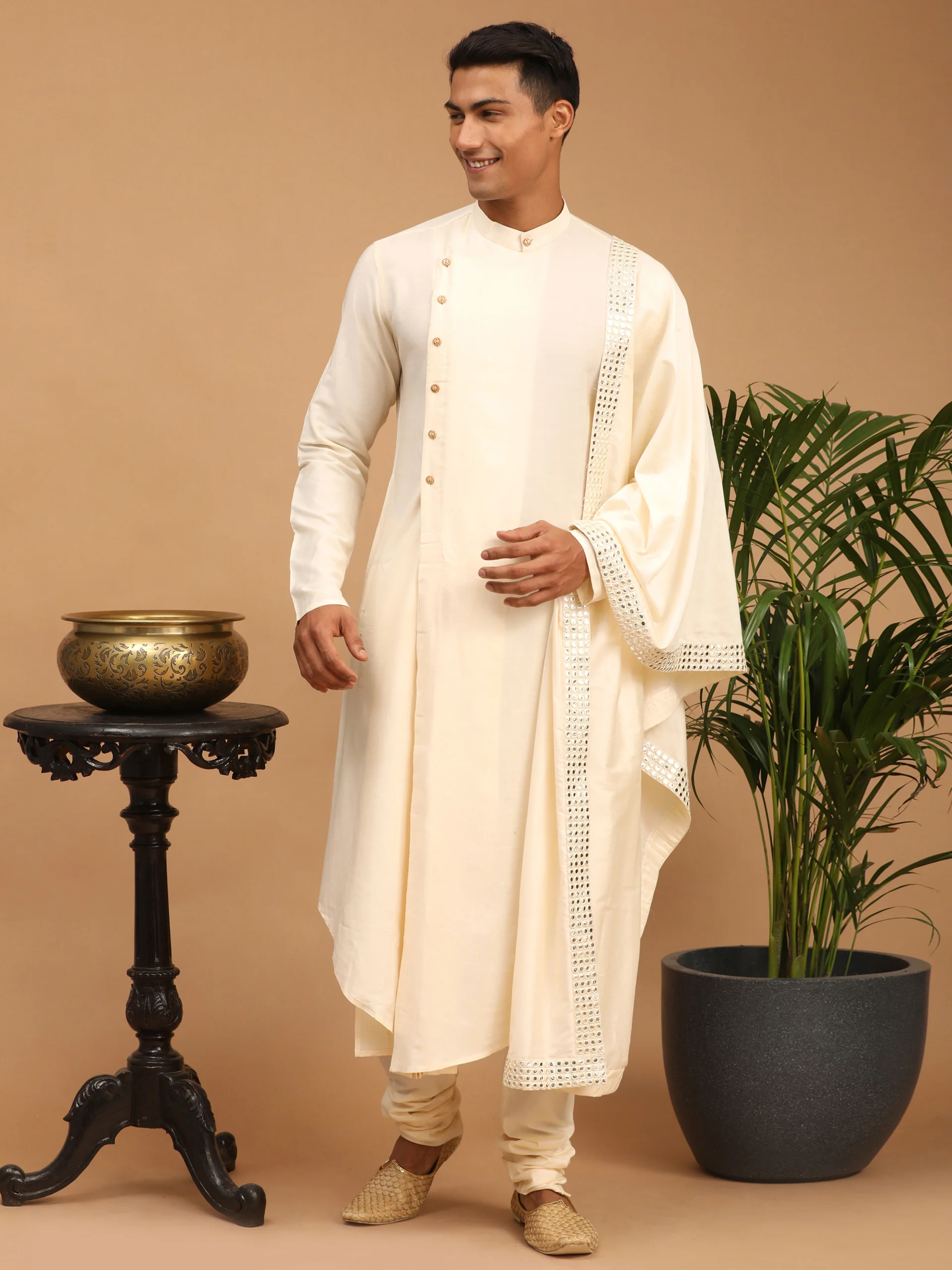 Men's Cream Pleated Kurta And Churidar Set With Mirror Dupatta - Image 2