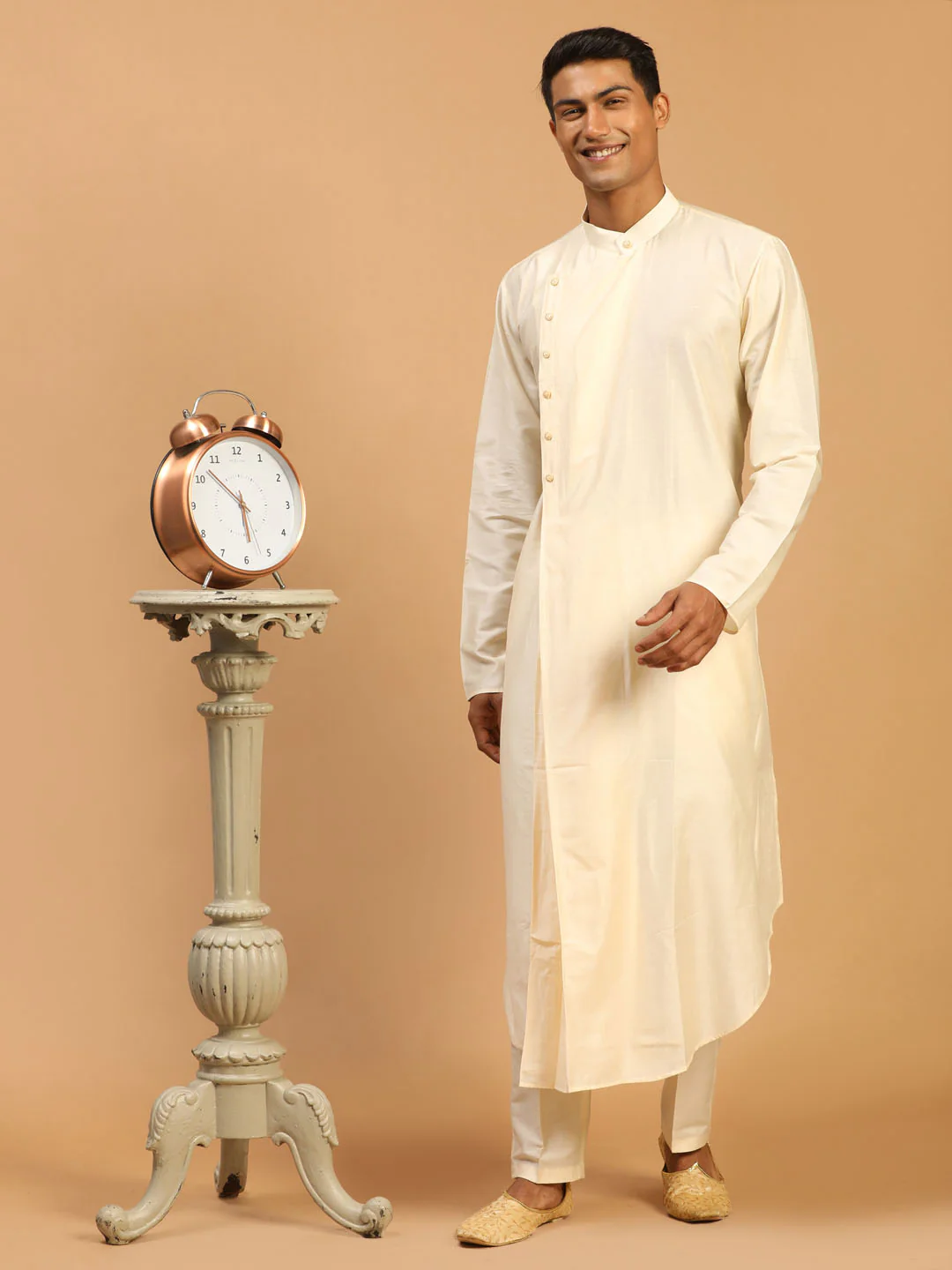 Men's Cream Pleated Kurta With Cream Pant Style Pyjama Set - Image 2