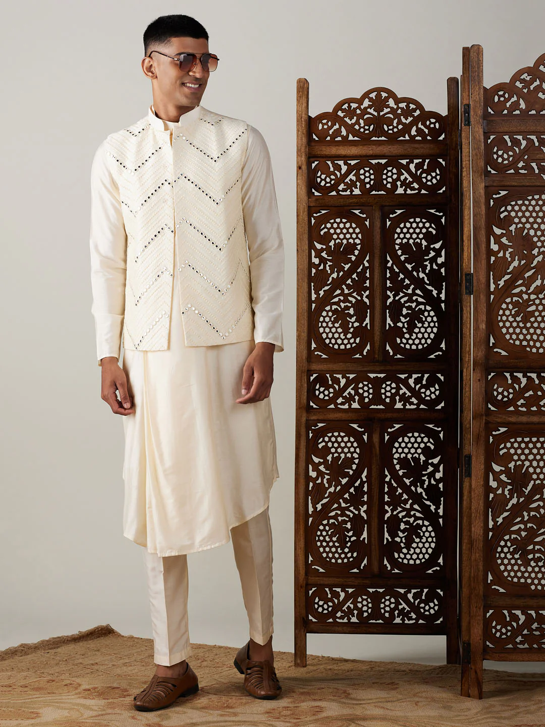 Men's Cream Mirror Jacket With Pleated Kurta Pyjama Set - Image 9