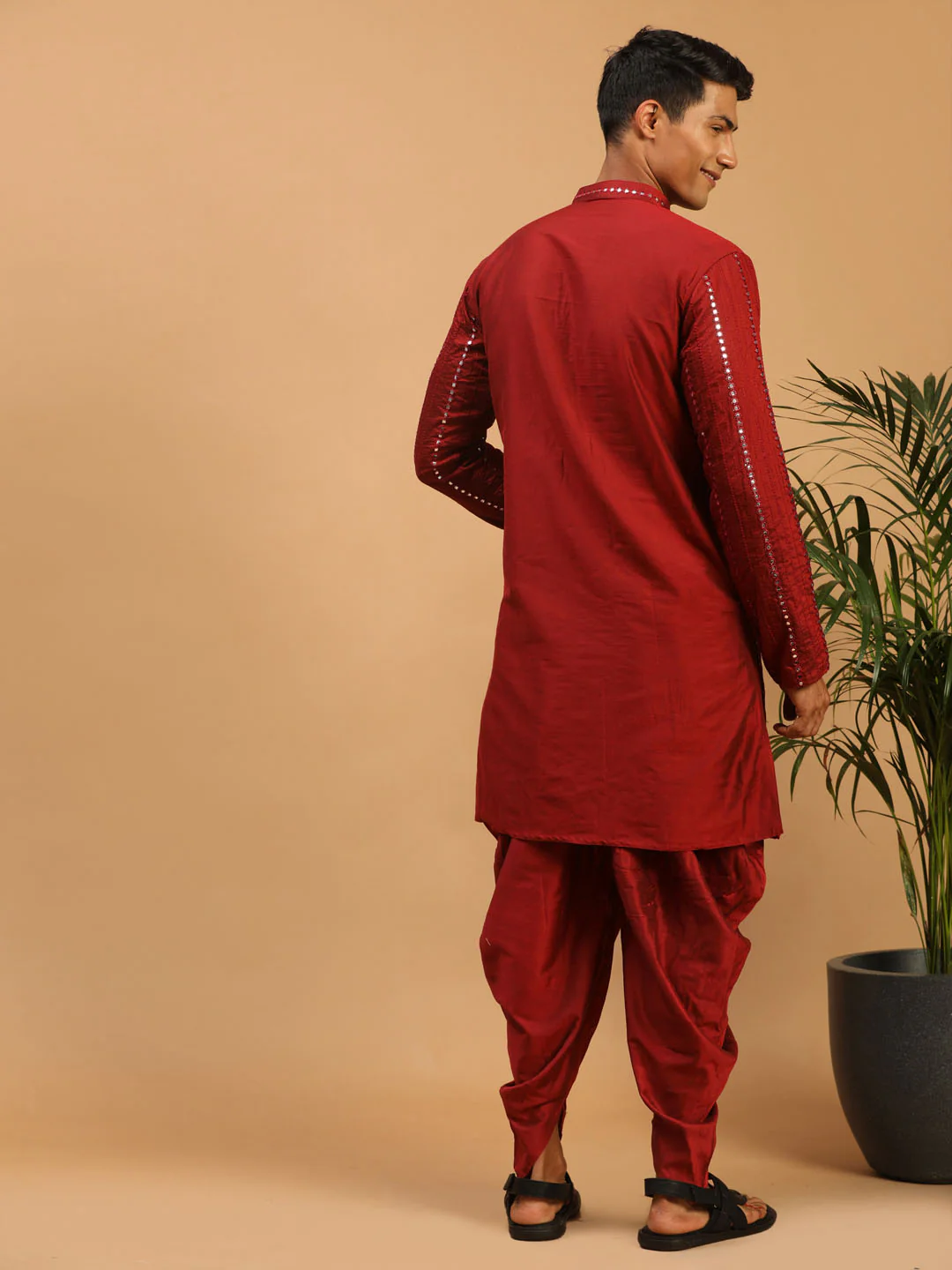 Men's Maroon Mirror Kurta With Dhoti And Dupatta Set - Image 3