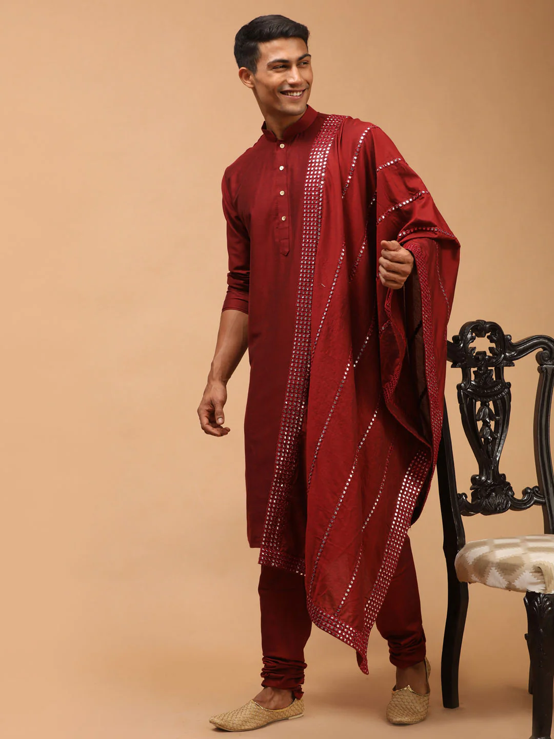 Men's Maroon Viscose Kurta Pyjama And Dupatta Set - Image 2