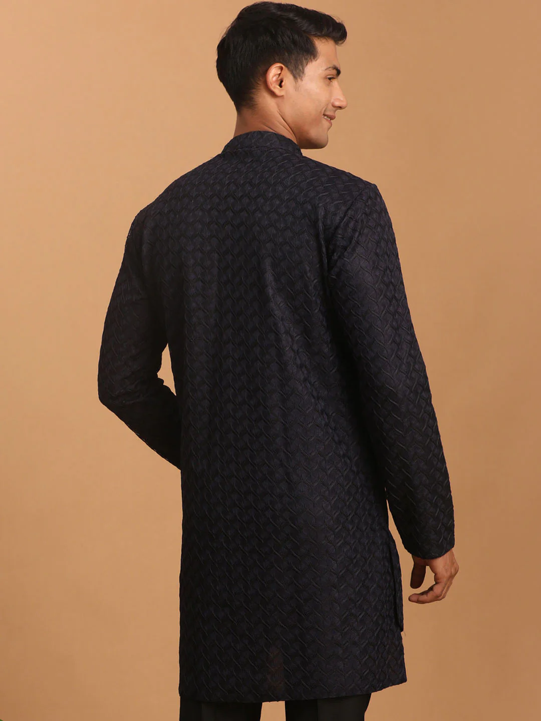 Men's Navy Blue Silk Blend Self Design Kurta - Image 3