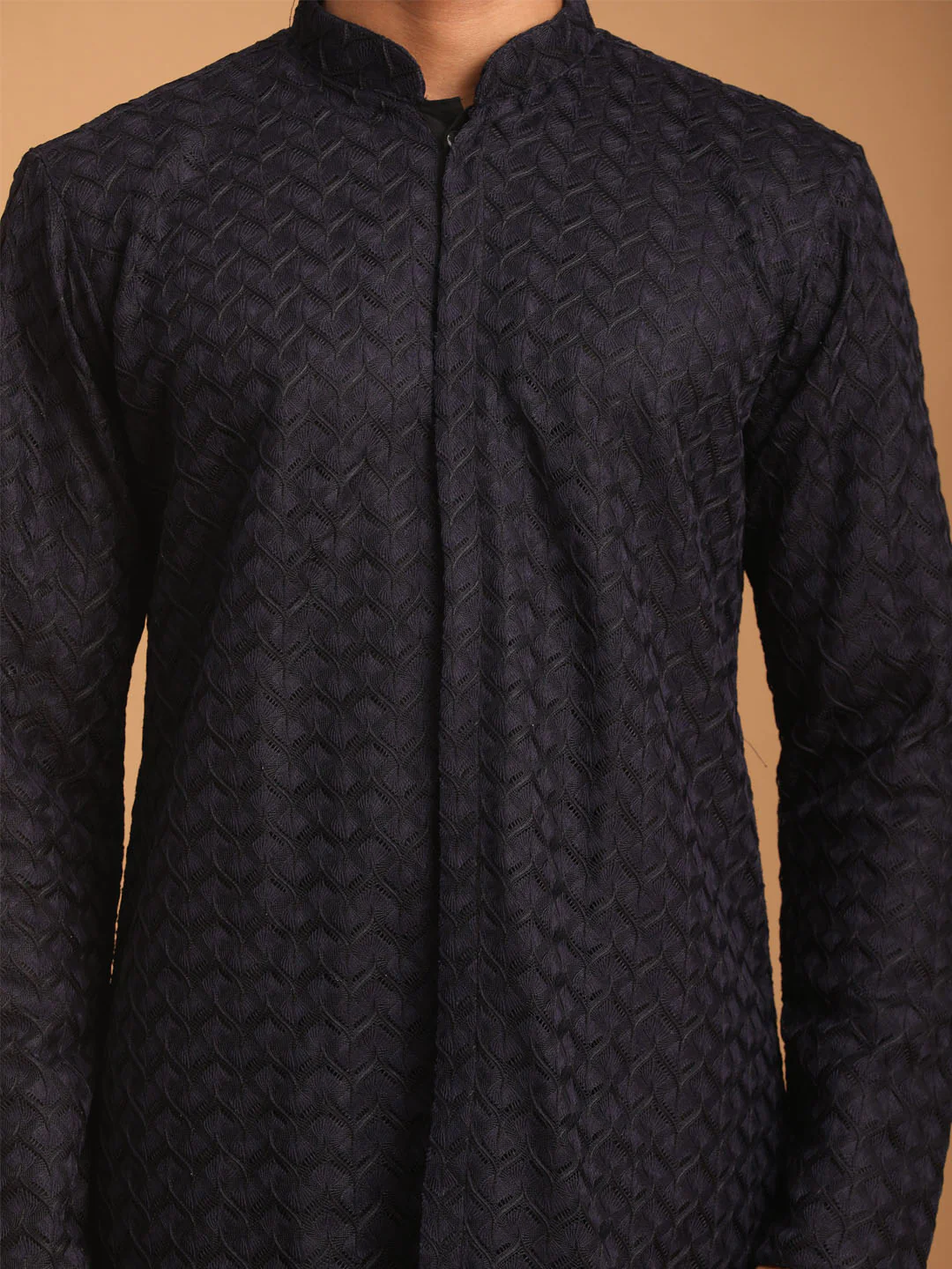 Men's Navy Blue Silk Blend Self Design Kurta - Image 4