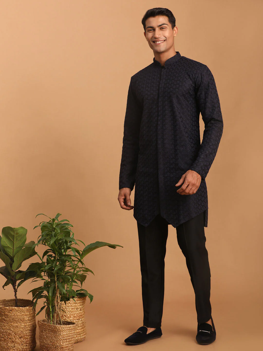 Men's Navy Blue Silk Blend Self Design Kurta - Image 5