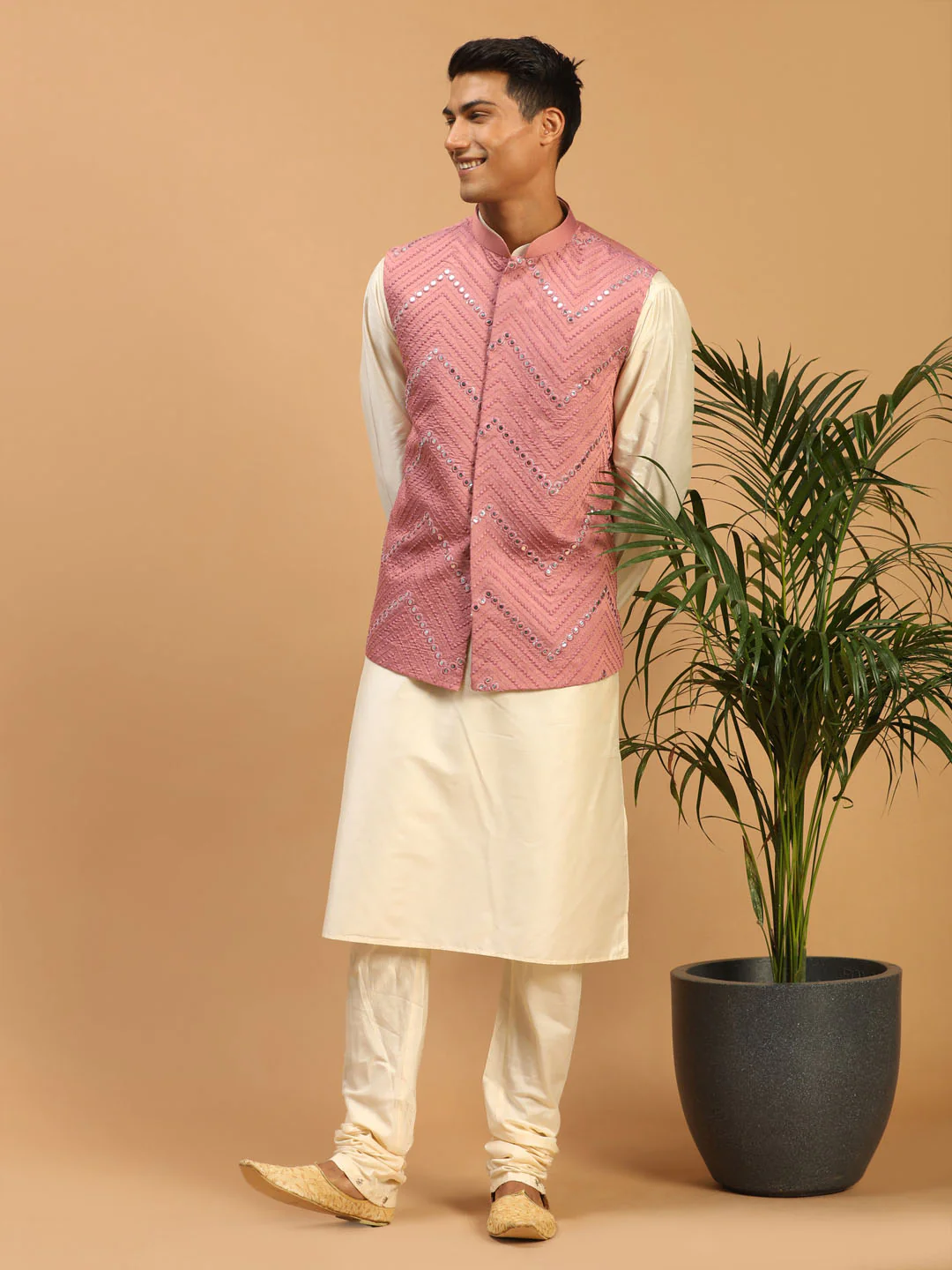 Men's Onion Pink Mirror Jacket With Kurta Pyjama Set - Image 7