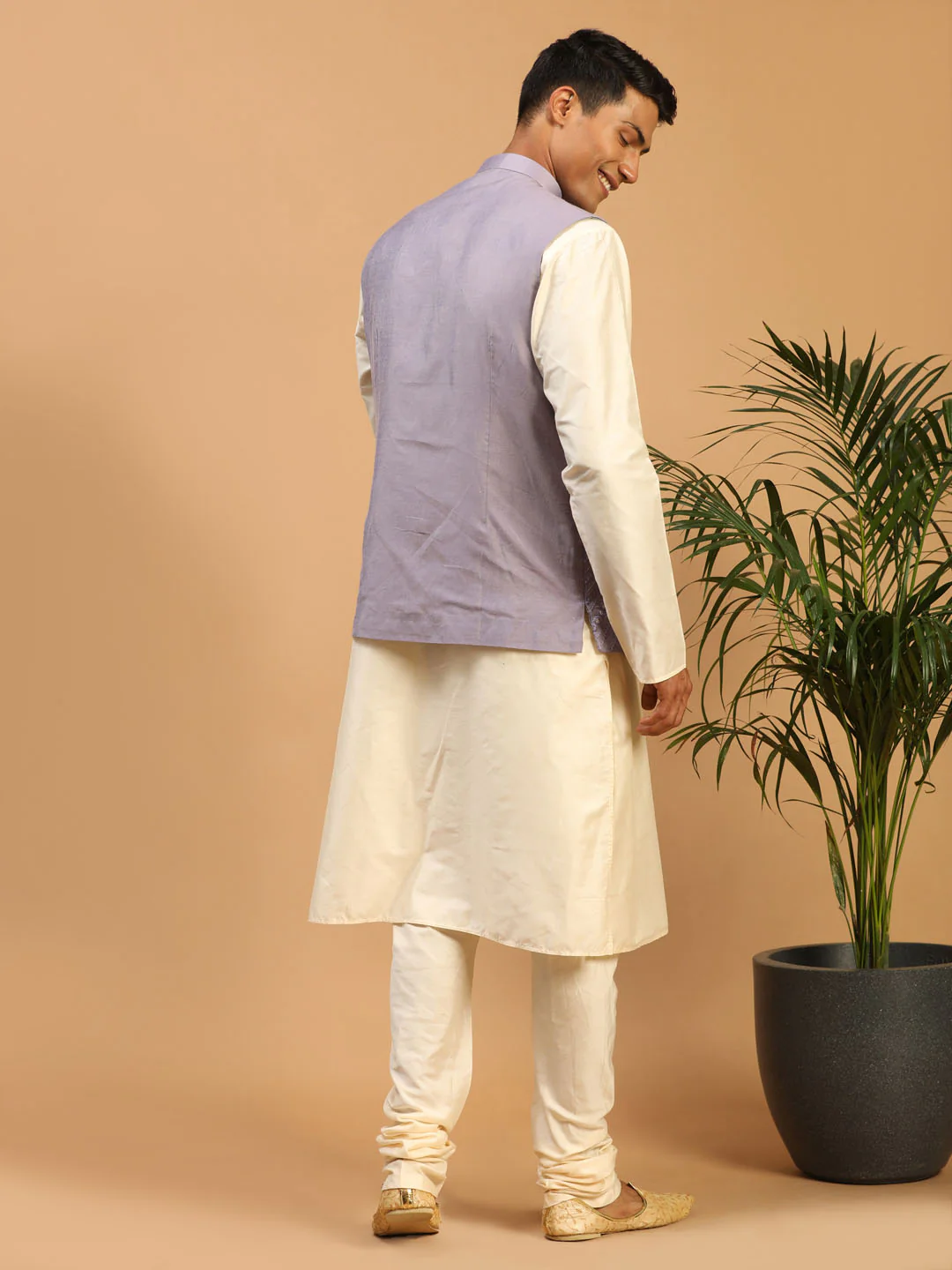 Men's Purple Mirror Jacket With Kurta Pyjama Set - Image 3