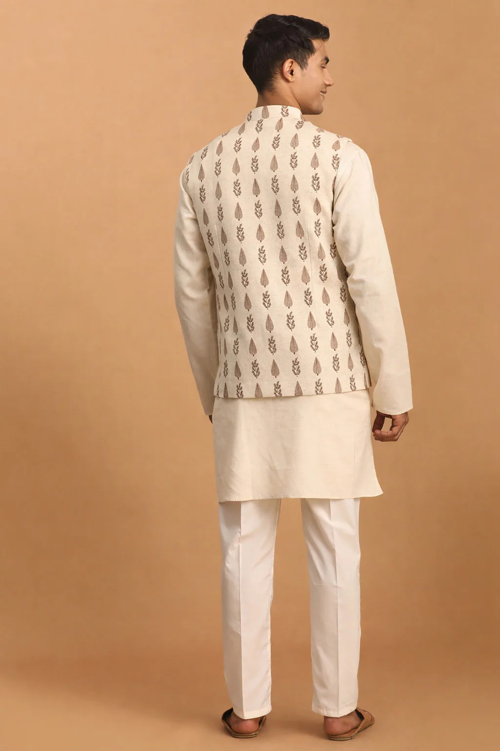 Men's Cream Leaf Printed Pure Cotton Nehru Jacket With Short Kurta And Pant Set - Image 3