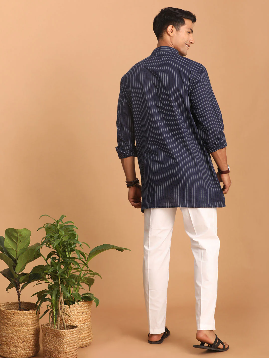 Men's Navy Blue Striped Cotton Short Kurta With White Pant Set - Image 2