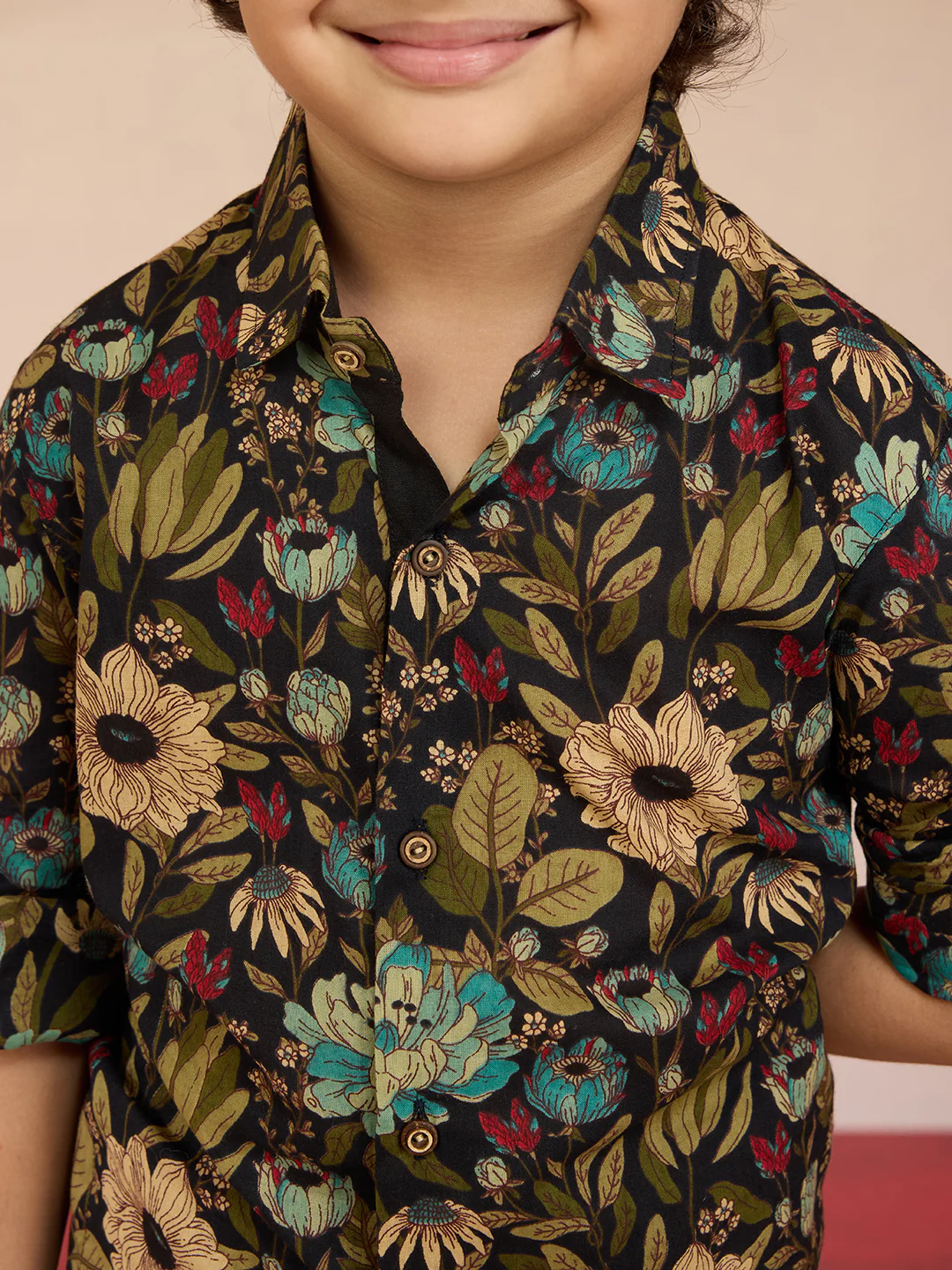 Boys Black Cotton Floral Print Kurta Pyjama Set - Image 2