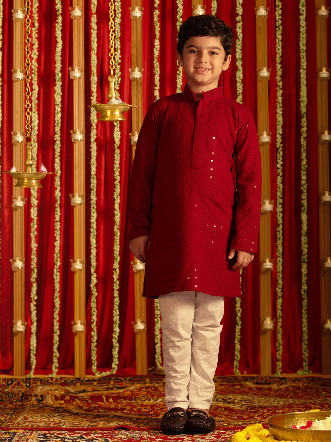Boy's' Maroon And White Schiffli  Kurta Pyjama Set - Image 5