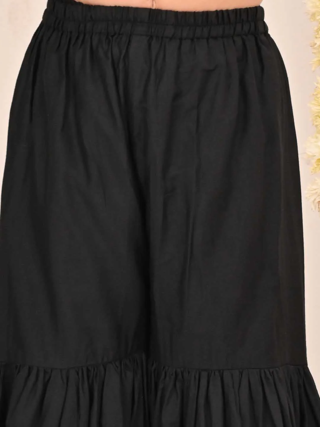 Girl's' Black Embellished Kurta Palazzo Set - Image 5