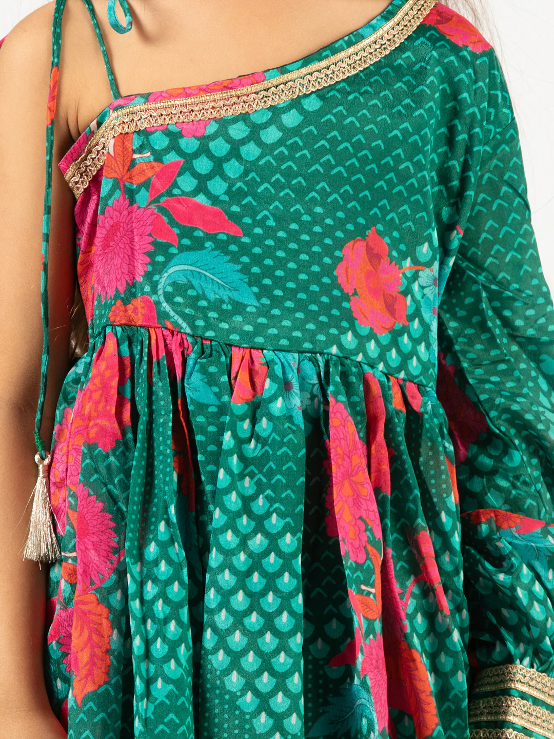 Girl's' Green Kurta Palazzo Set - Image 3