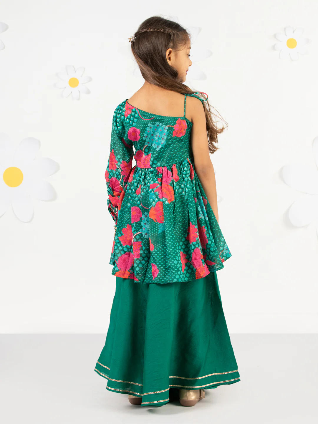 Girl's' Green Kurta Palazzo Set - Image 5