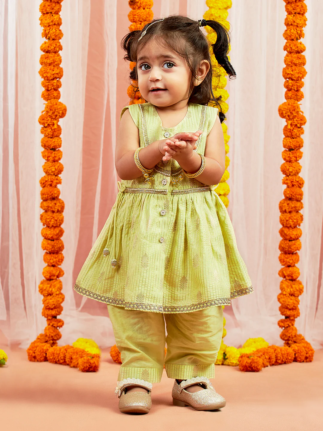 Girl's' Mint Green Kurta Pant Set - Image 3