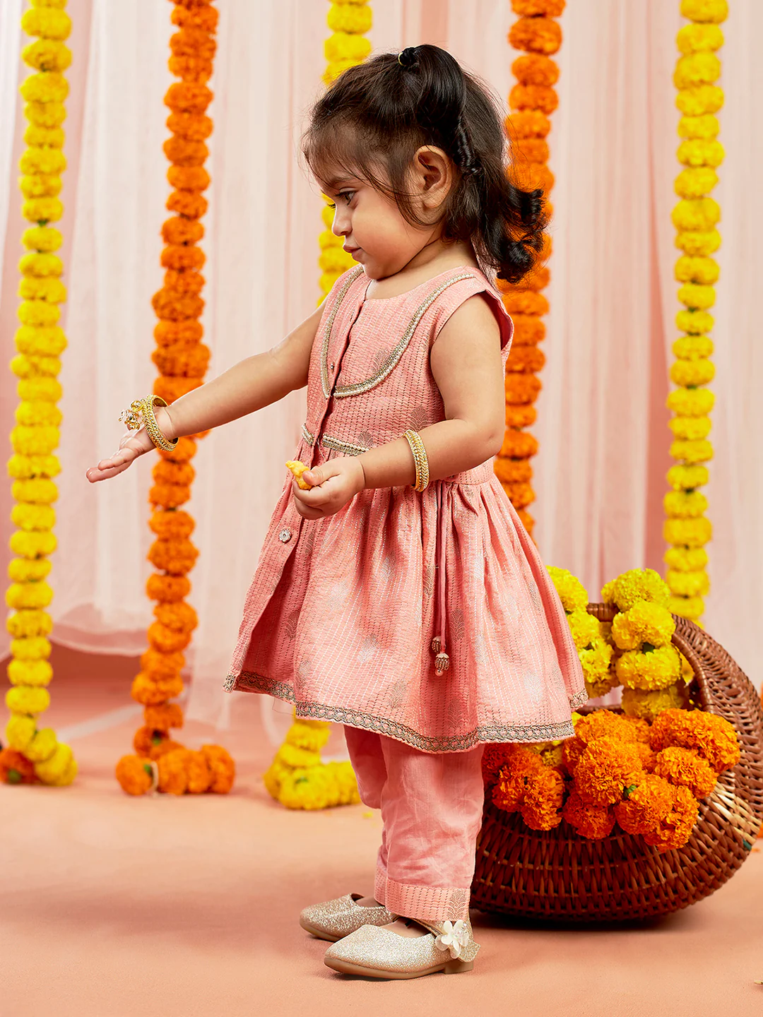 Girl's' Pink Kurta Pant Set - Image 2