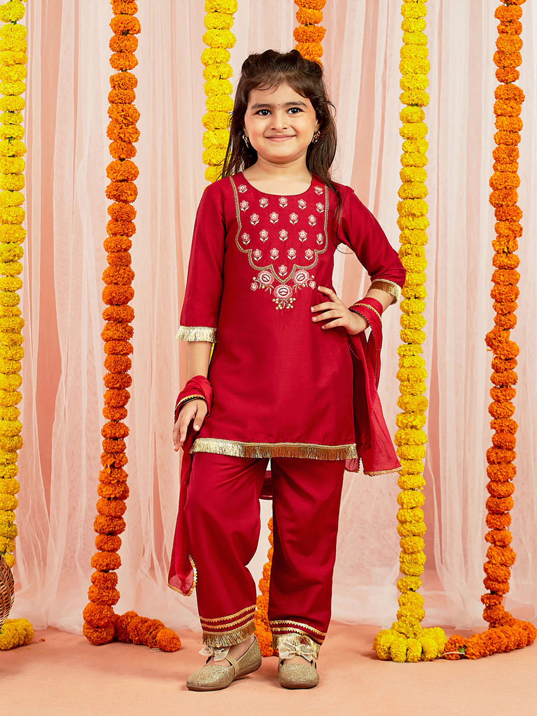 Girl's' Red Kurta Pyjama And Dupatta Set. - Image 3