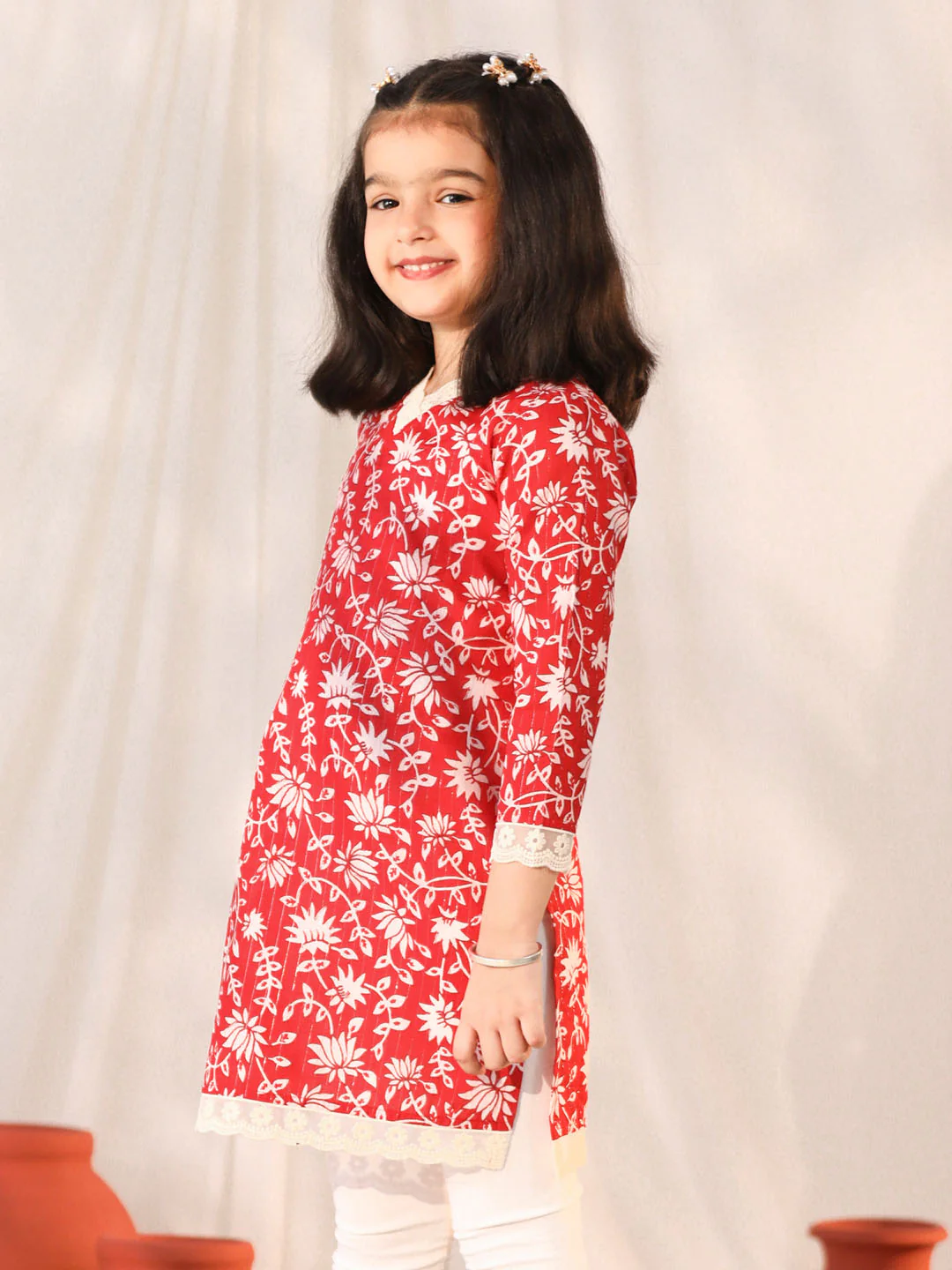 Girl's' Red Only Kurta - Image 2