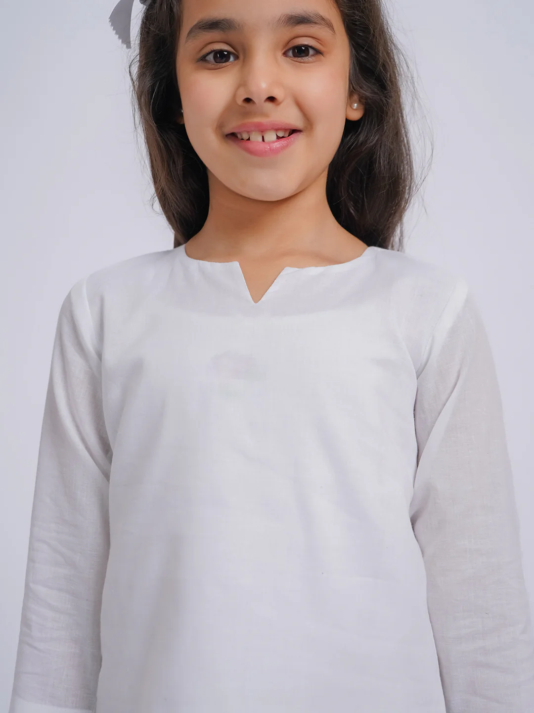 Girl's' White Kurta, Leggings And Dupatta - Image 3