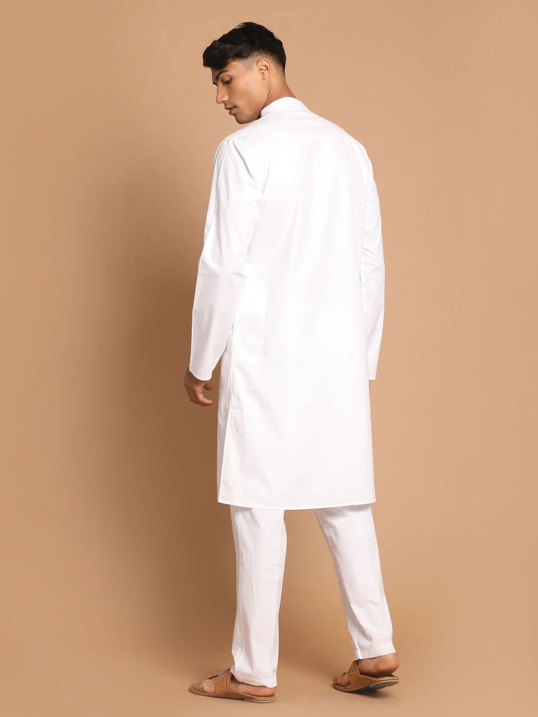 Men White Kurta With Pyjamas Set - Image 3