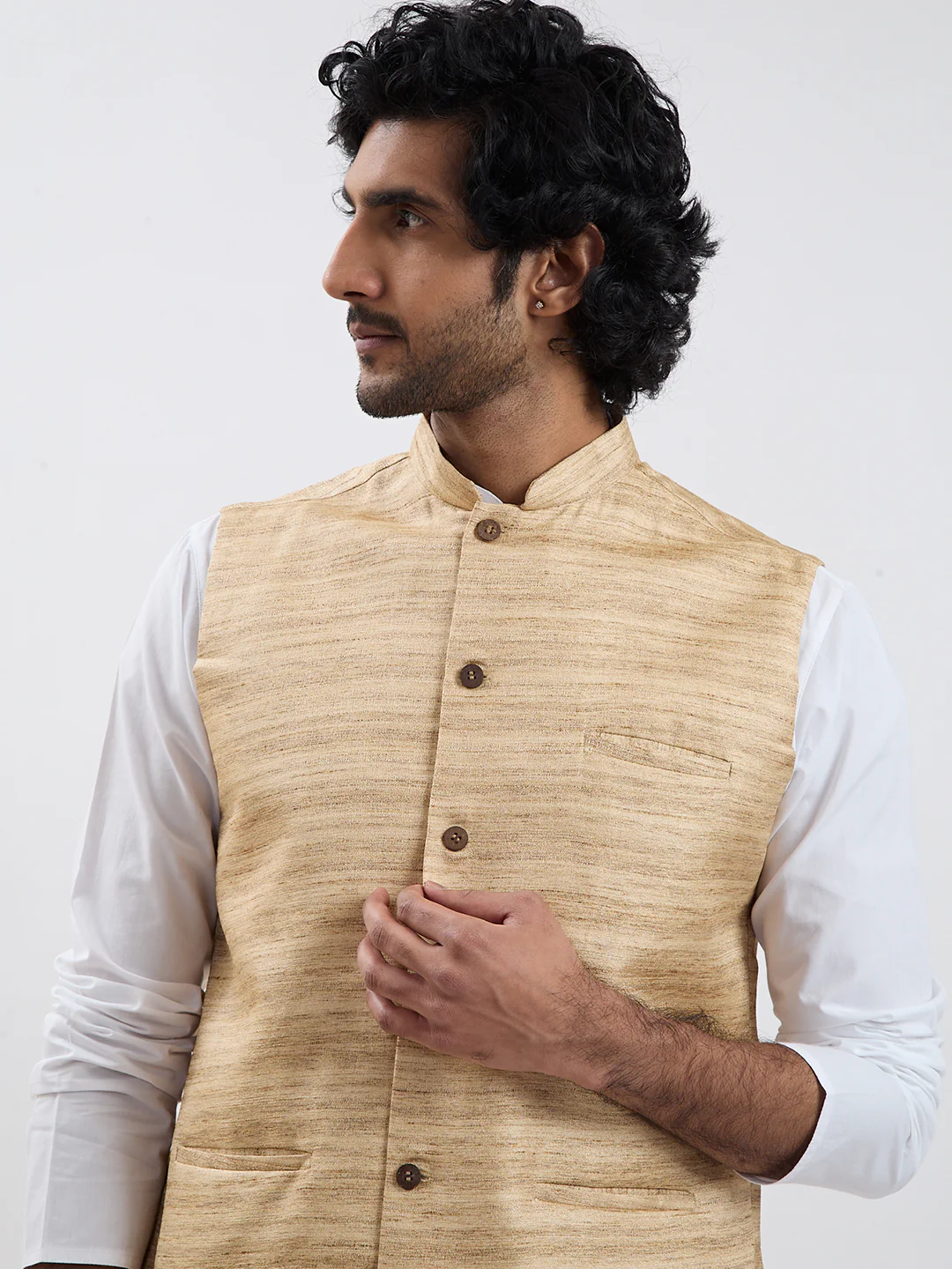 Men's Beige And White Cotton Blend Jacket, Kurta And Pyjama Set - Image 3